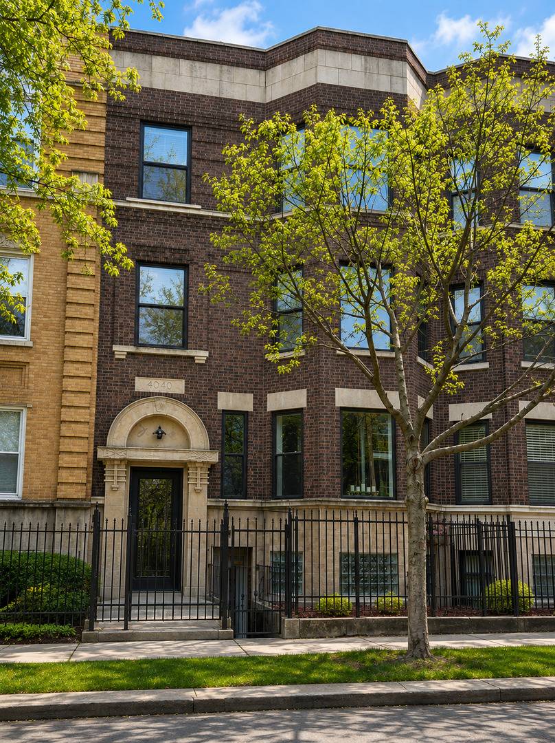 4040 S Calumet AVE, Chicago, IL 60653