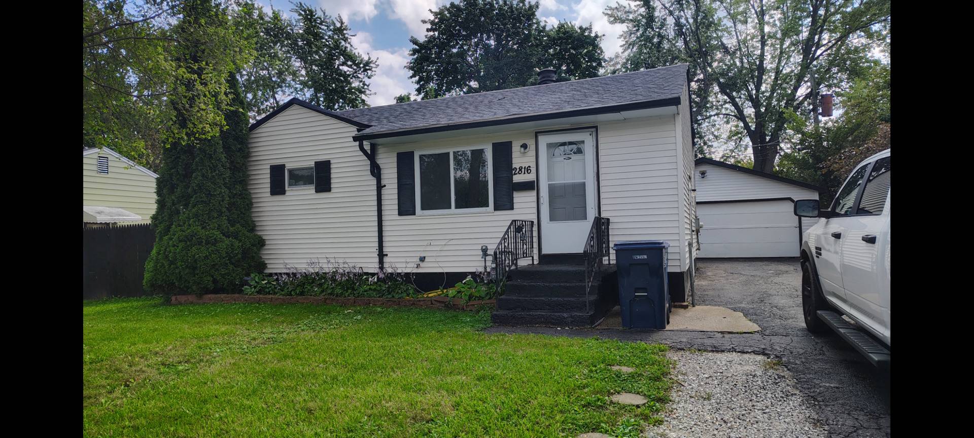 2816 Osage CIR, Waukegan, IL 60087