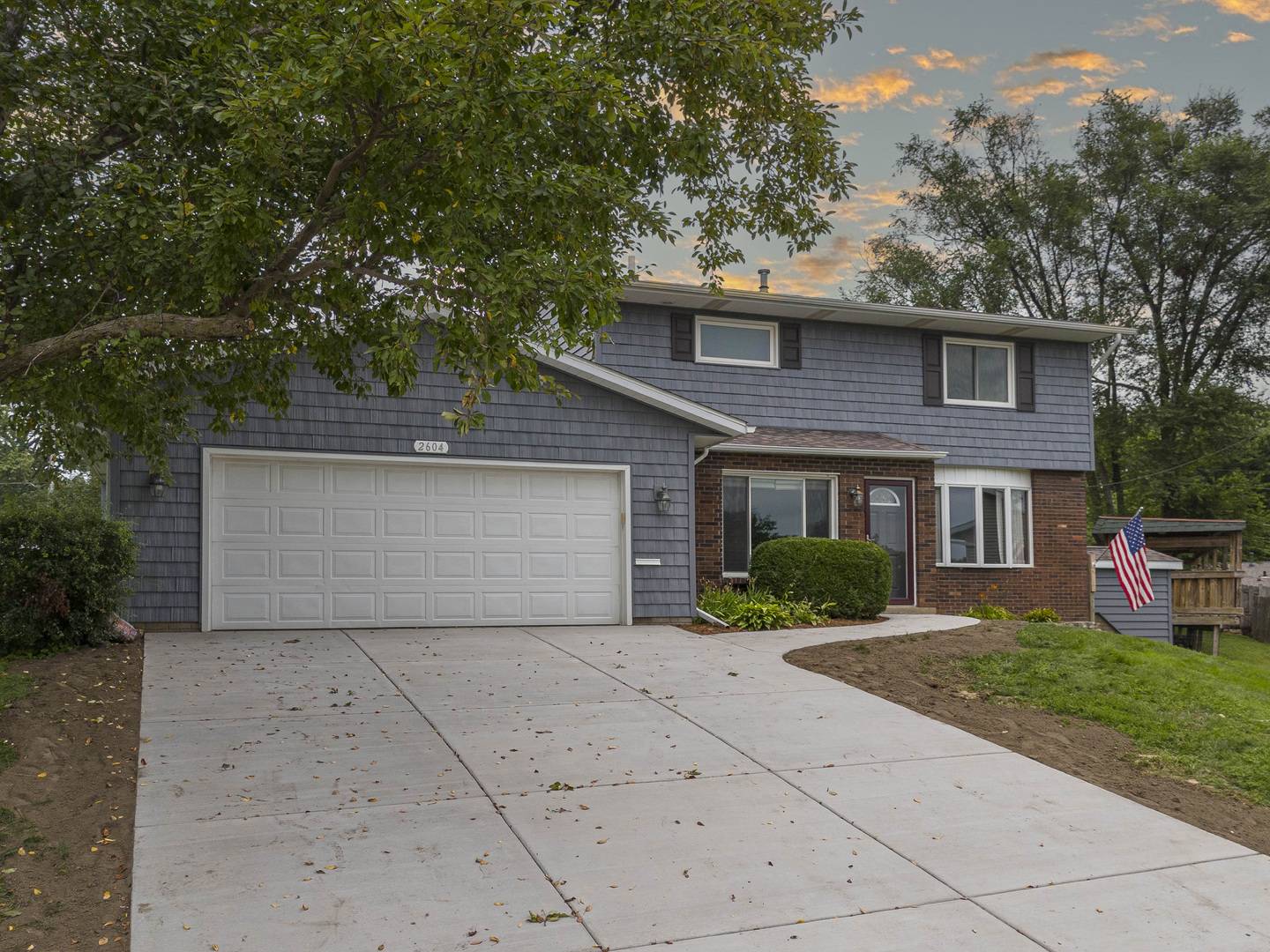 2604 E 34th Street CT, Davenport, IA 52807