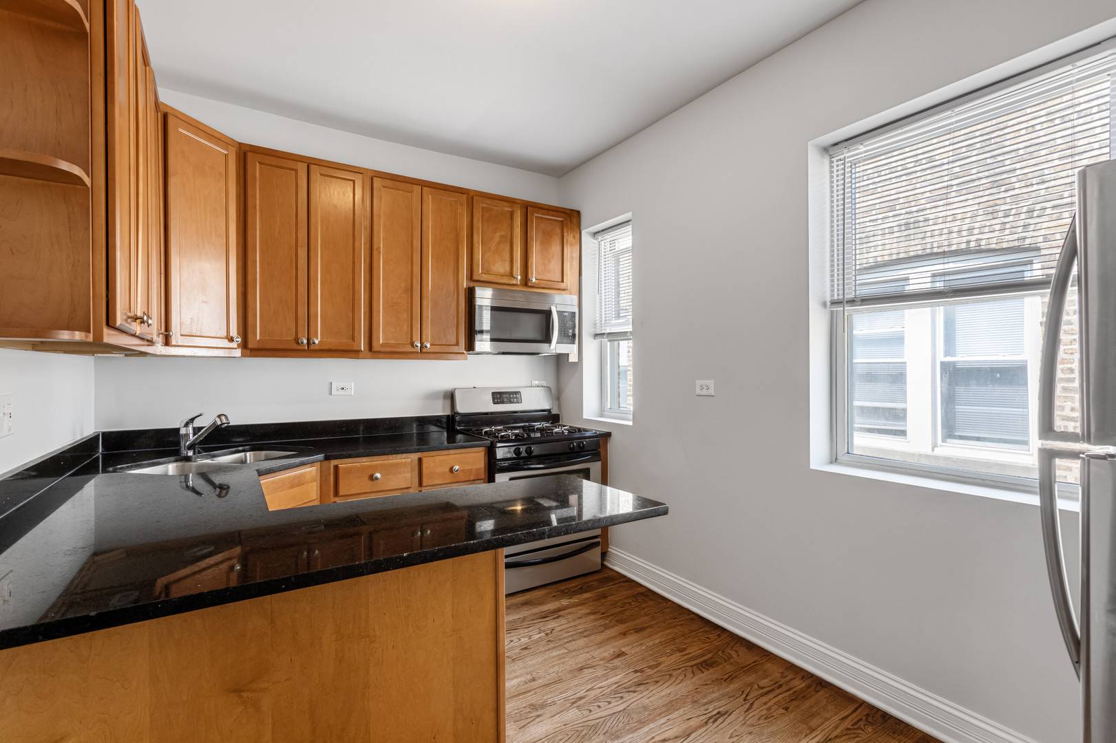 7324 N Damen AVE #2, Chicago, IL 60645