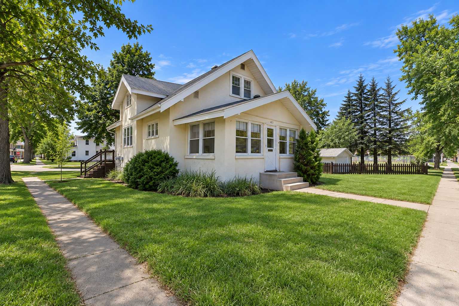 403 5th ST NE, Staples, MN 56479