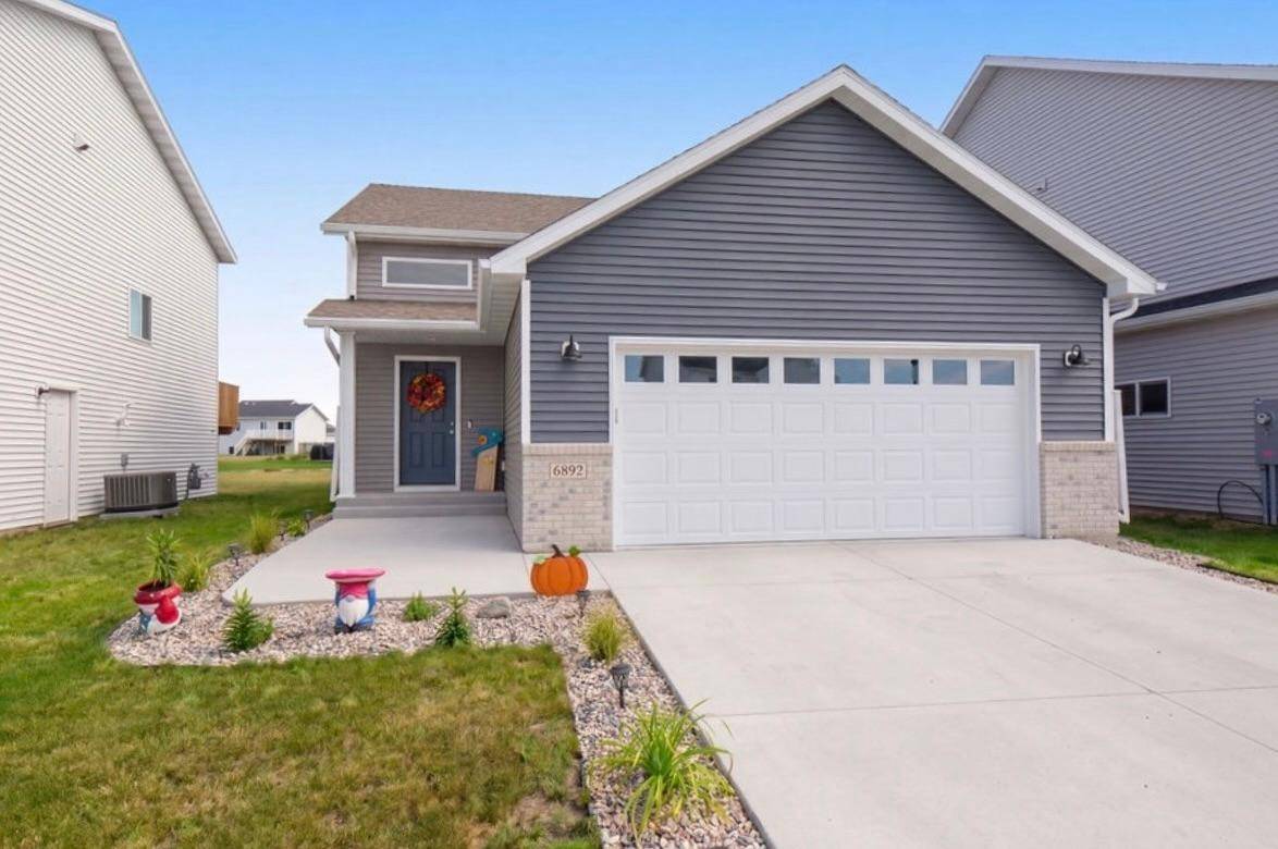 6892 Joseph ST, Horace, ND 58047