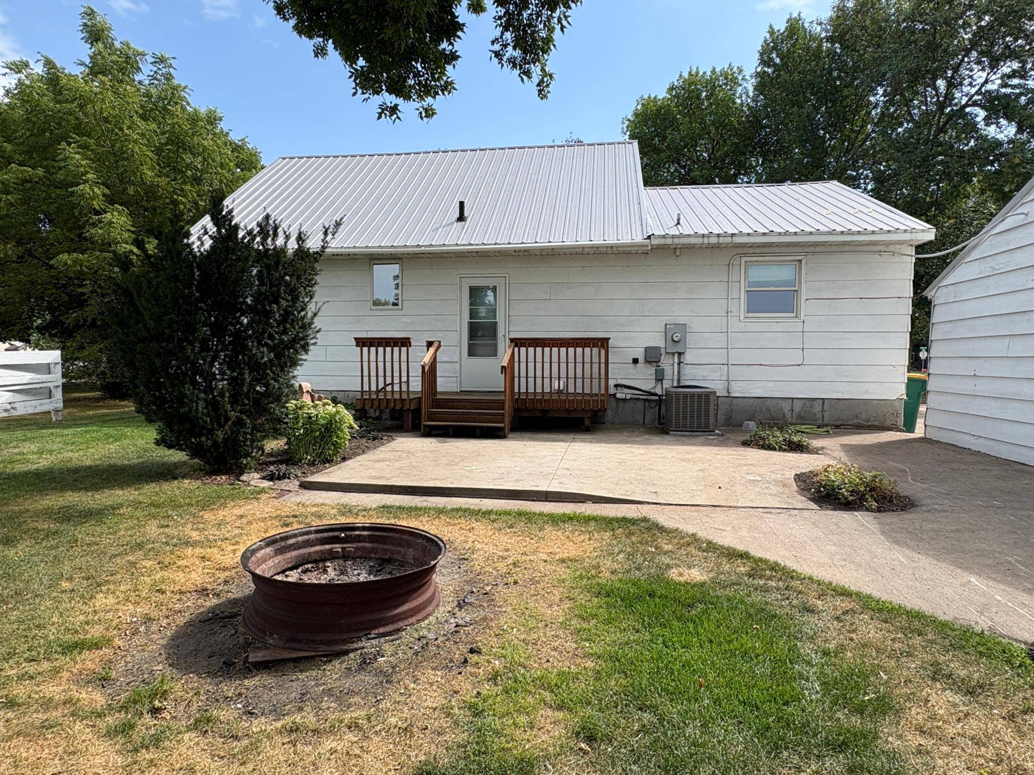 403 N 7th ST, Marshall, MN 56258