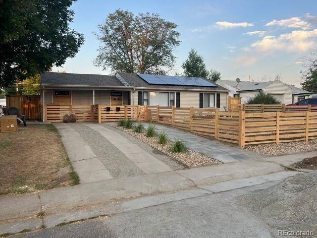 822 Geneva ST, Aurora, CO 80010