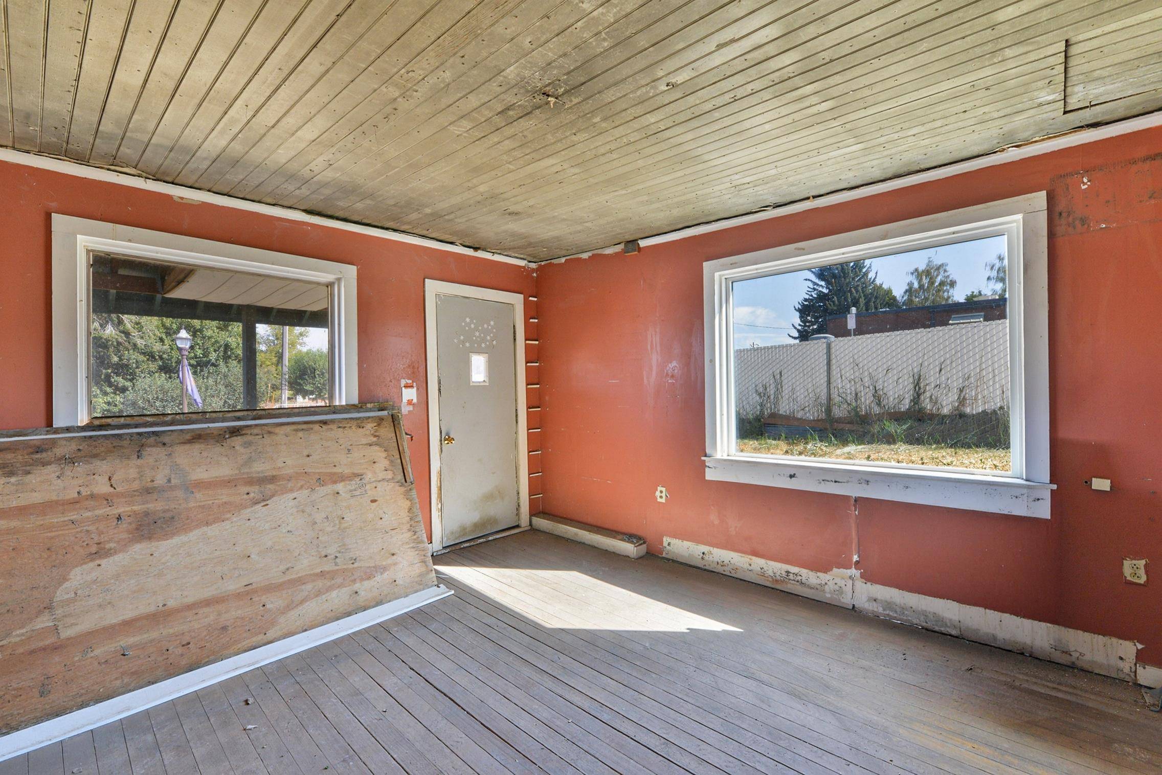 102 W Pearl St, Oakesdale, WA 99158