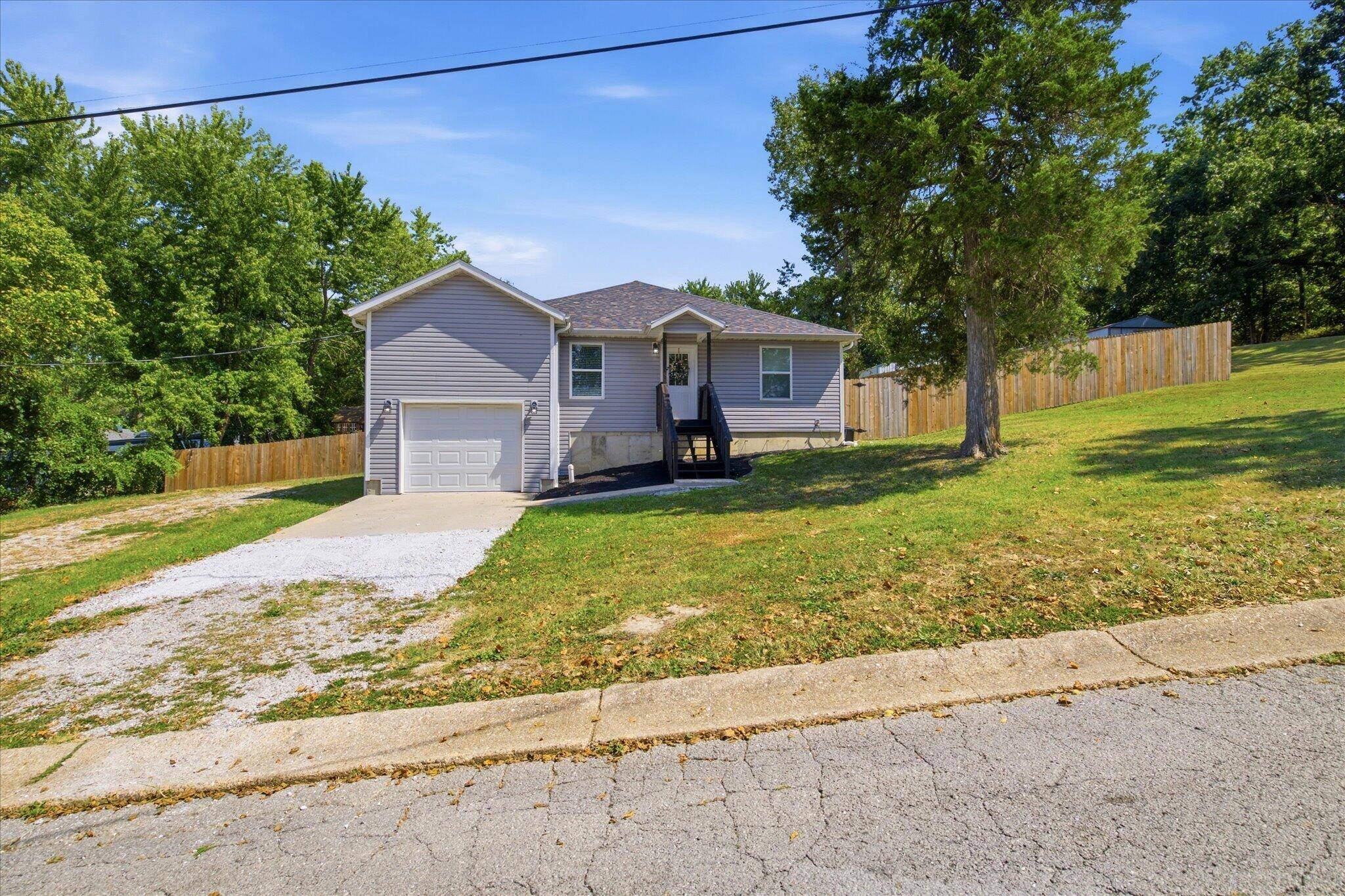 616 E Jordan ST, Mansfield, MO 65704