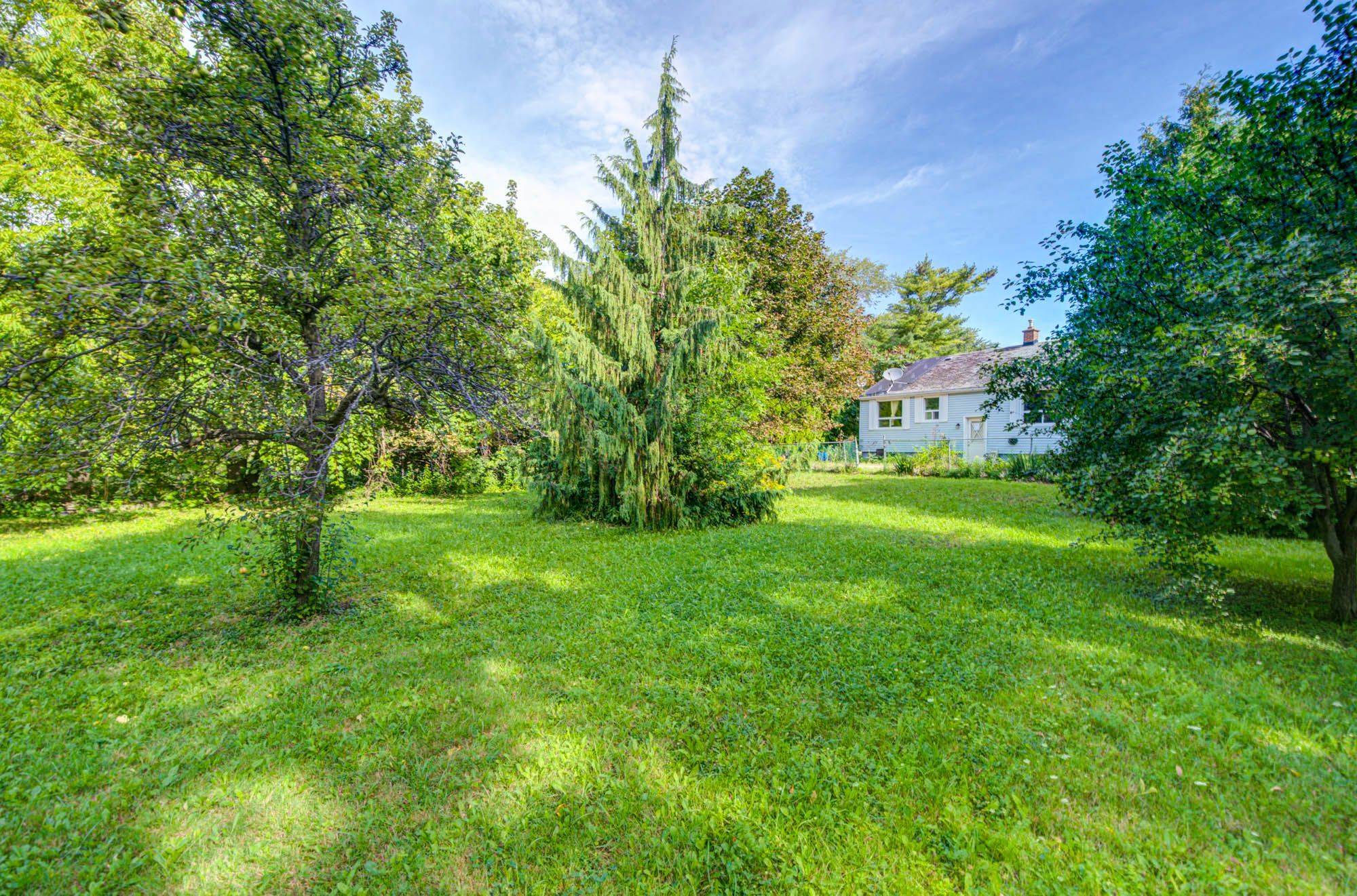 1098 Kent AVE, Oakville, ON L6H 1Z8