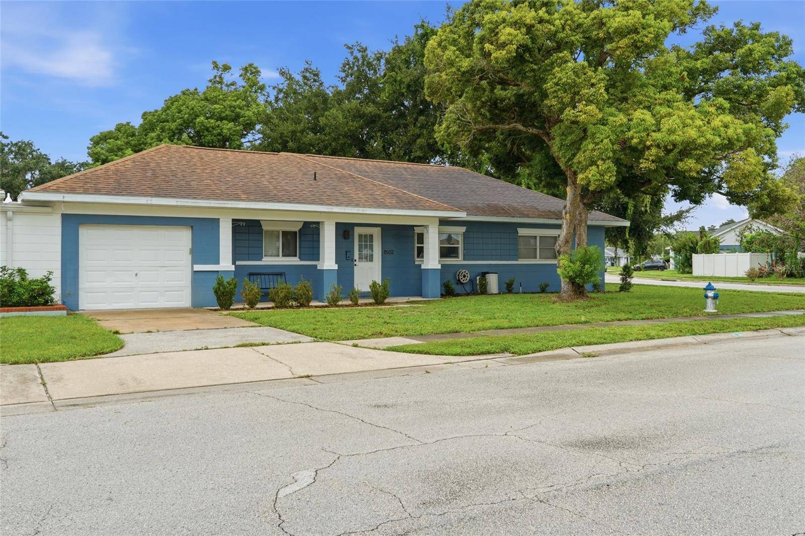 8502 OAK BLUFF DR, Orlando, FL 32827