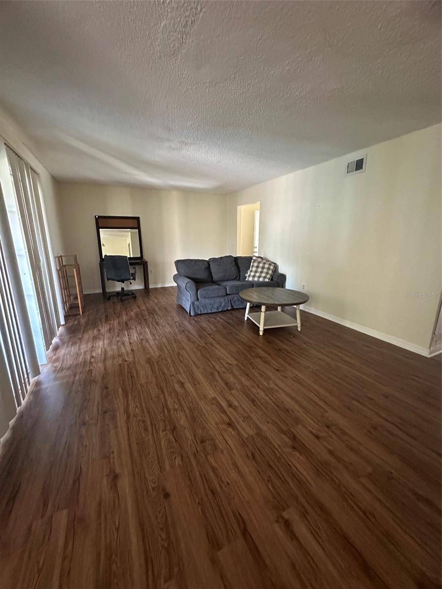 4007 VERSAILLES DR #4007F, Orlando, FL 32808