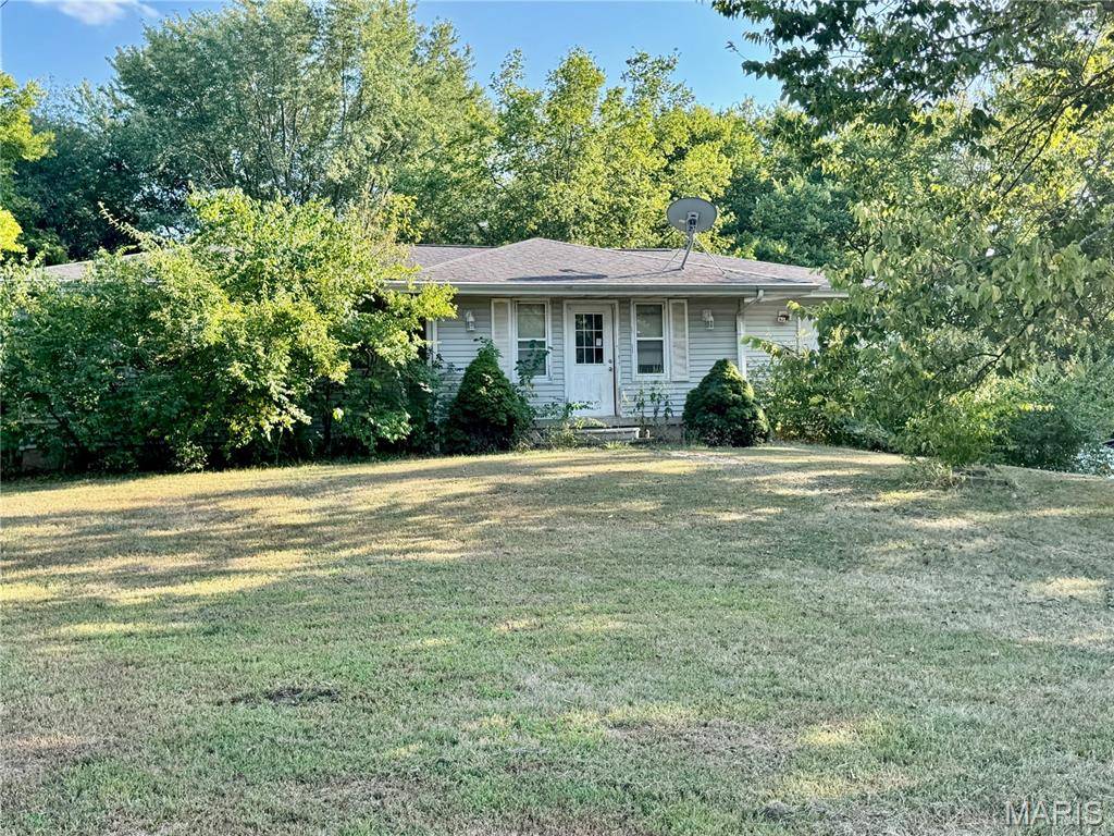 1468 Us Route 40, Smithboro, IL 62284