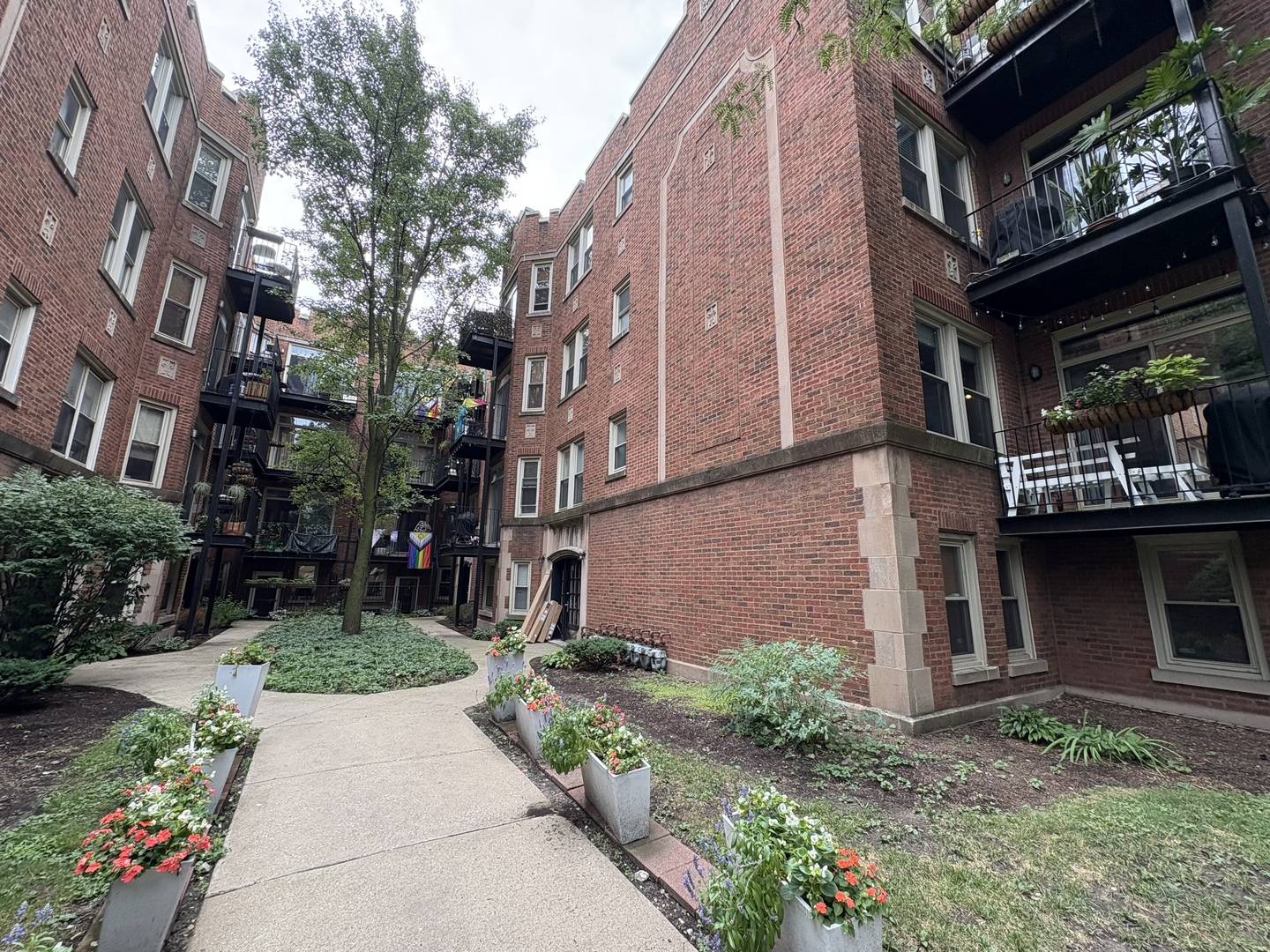 1649 W Pratt BLVD #1A, Chicago, IL 60626