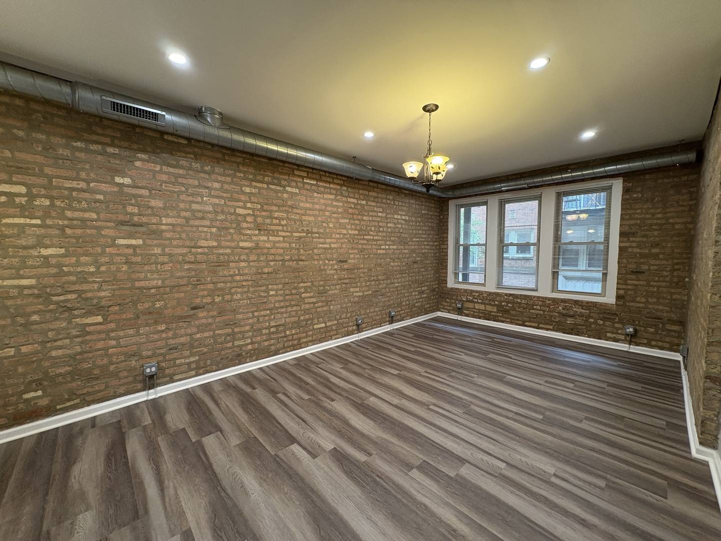 1649 W Pratt BLVD #1A, Chicago, IL 60626