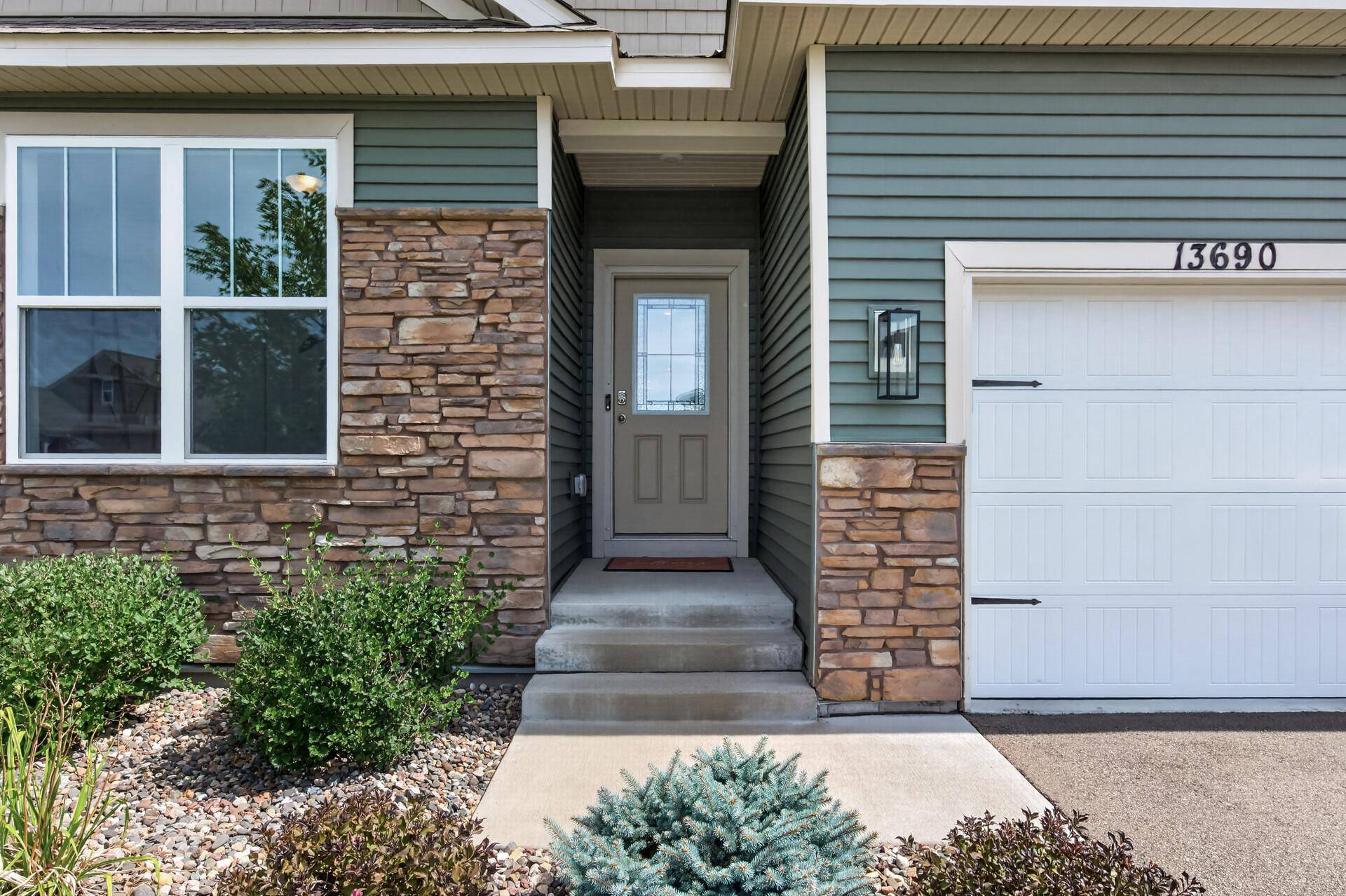 13690 Applewood TRL, Rosemount, MN 55068
