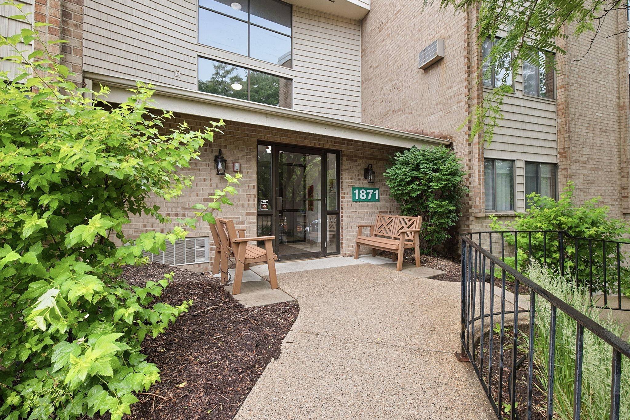 1871 Silver Bell RD #107, Eagan, MN 55122