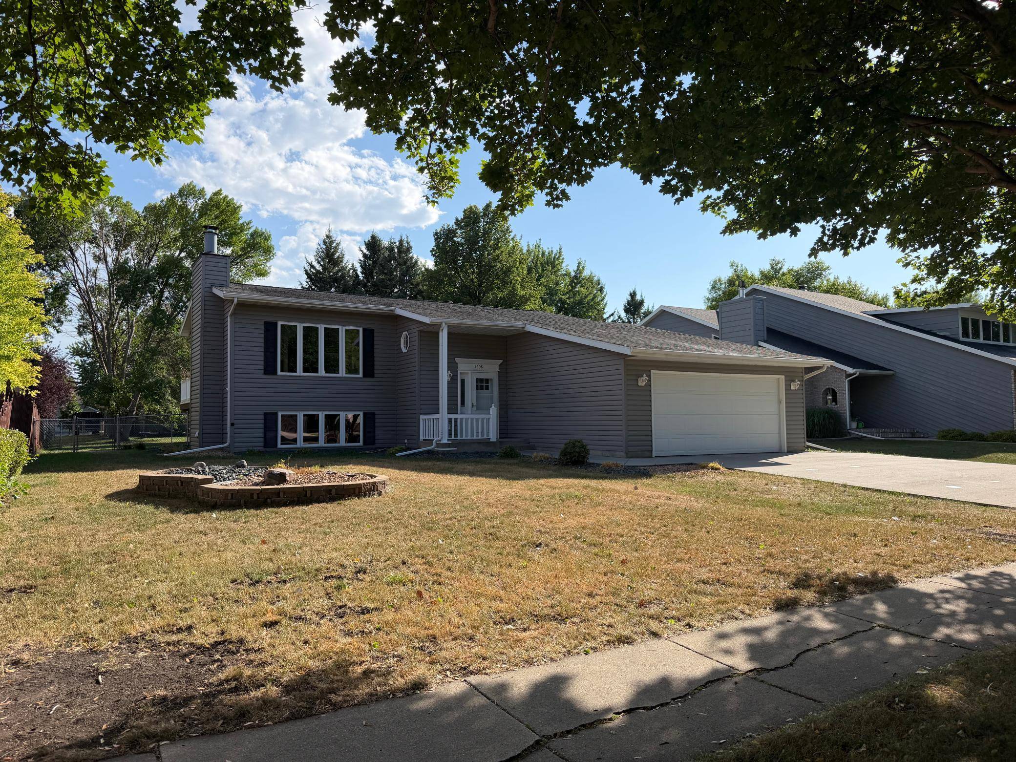 1608 38th AVE S, Fargo, ND 58104