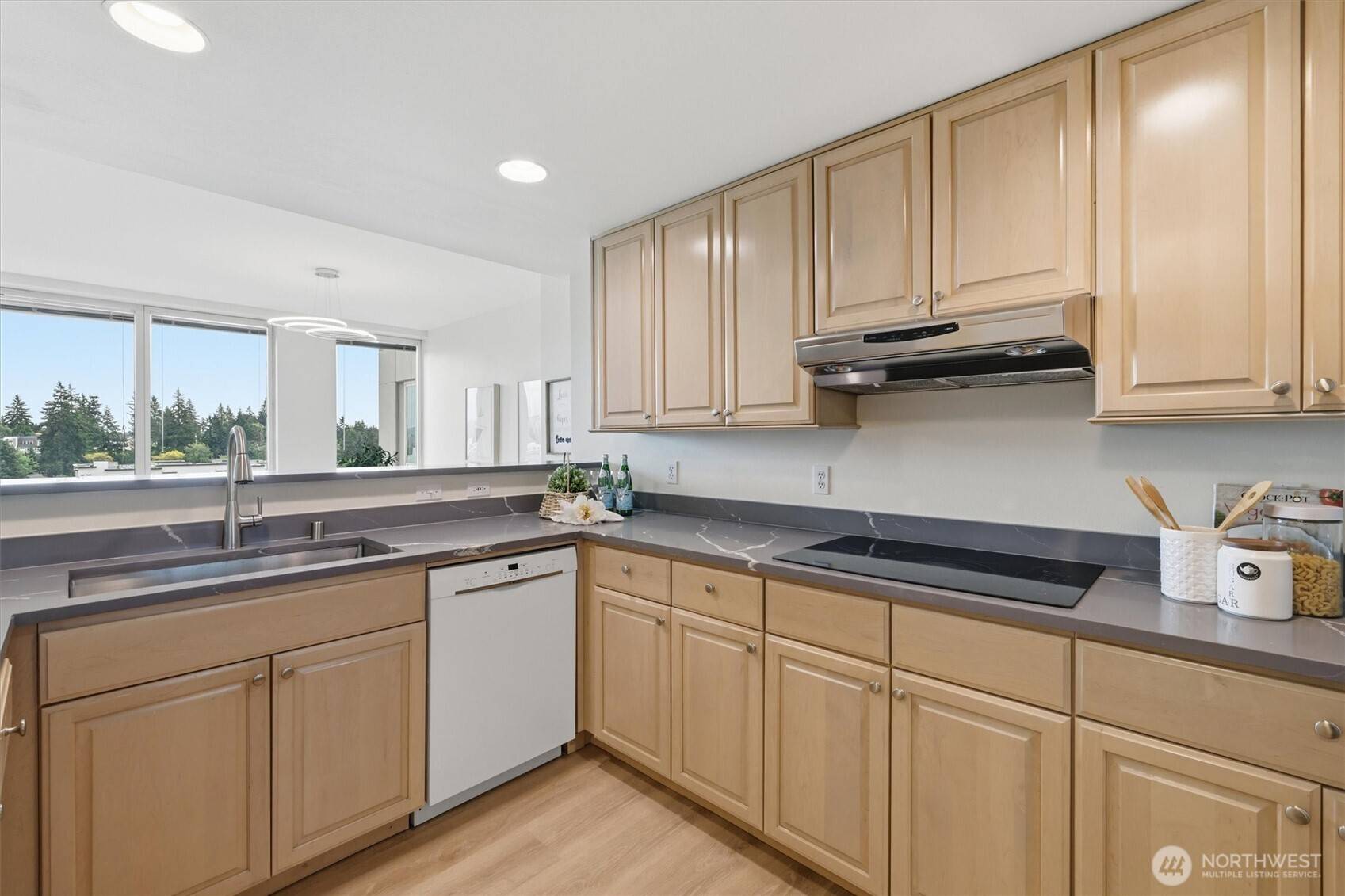 177 107th Ave NE #1204, Bellevue, WA 98004