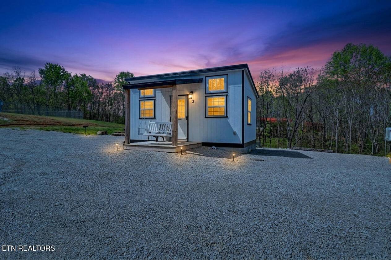 5087 Eagles Cove Rd, Byrdstown, TN 38549