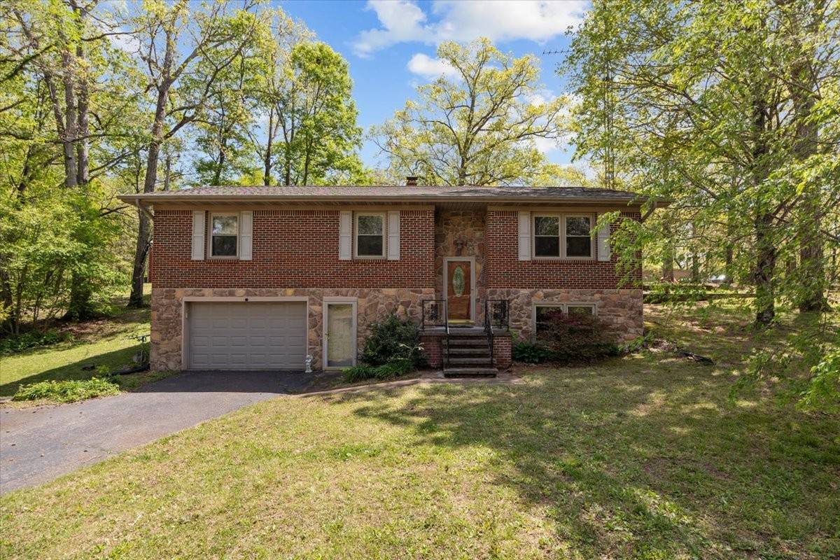 48 Hill Rd, Big Sandy, TN 38221