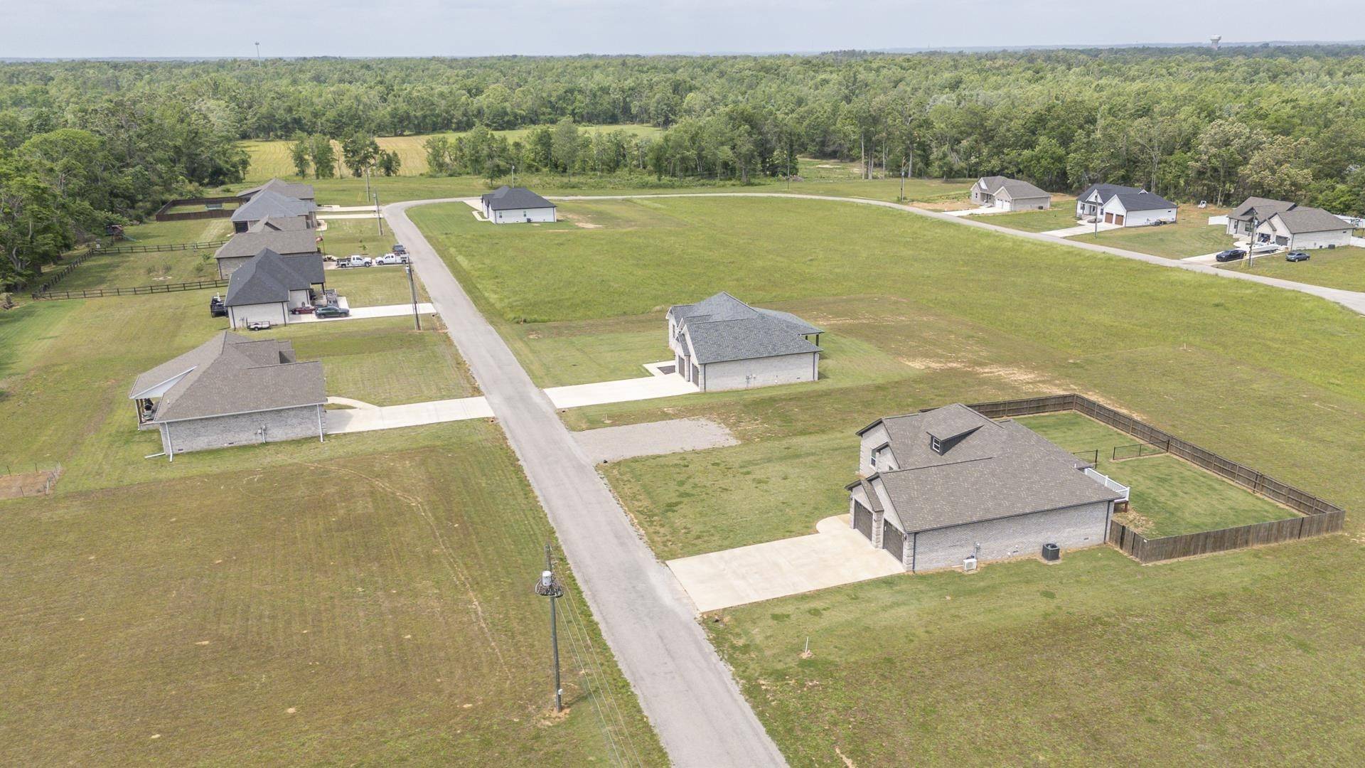 450 CORDOVA CV, Savannah, TN 38372