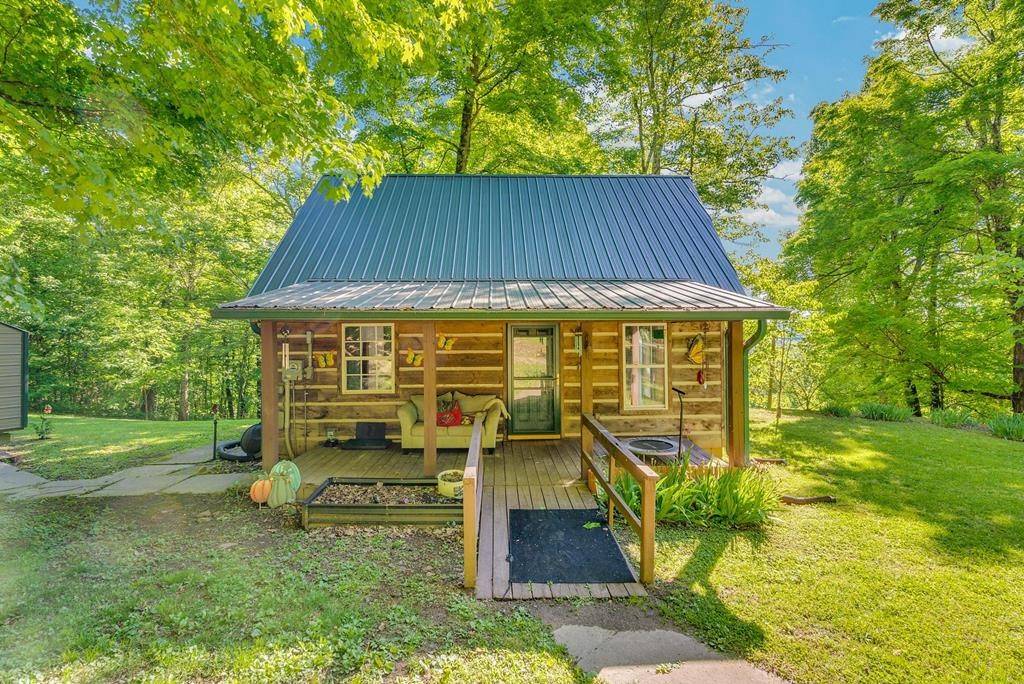 755 Woody Rd, Byrdstown, TN 38549