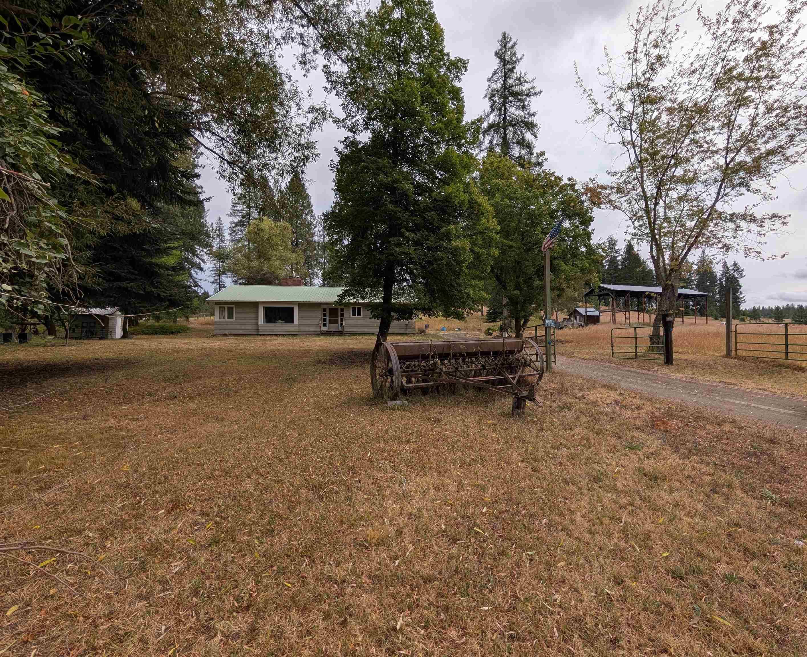 4439 Whittier Rd, Clayton, WA 99110