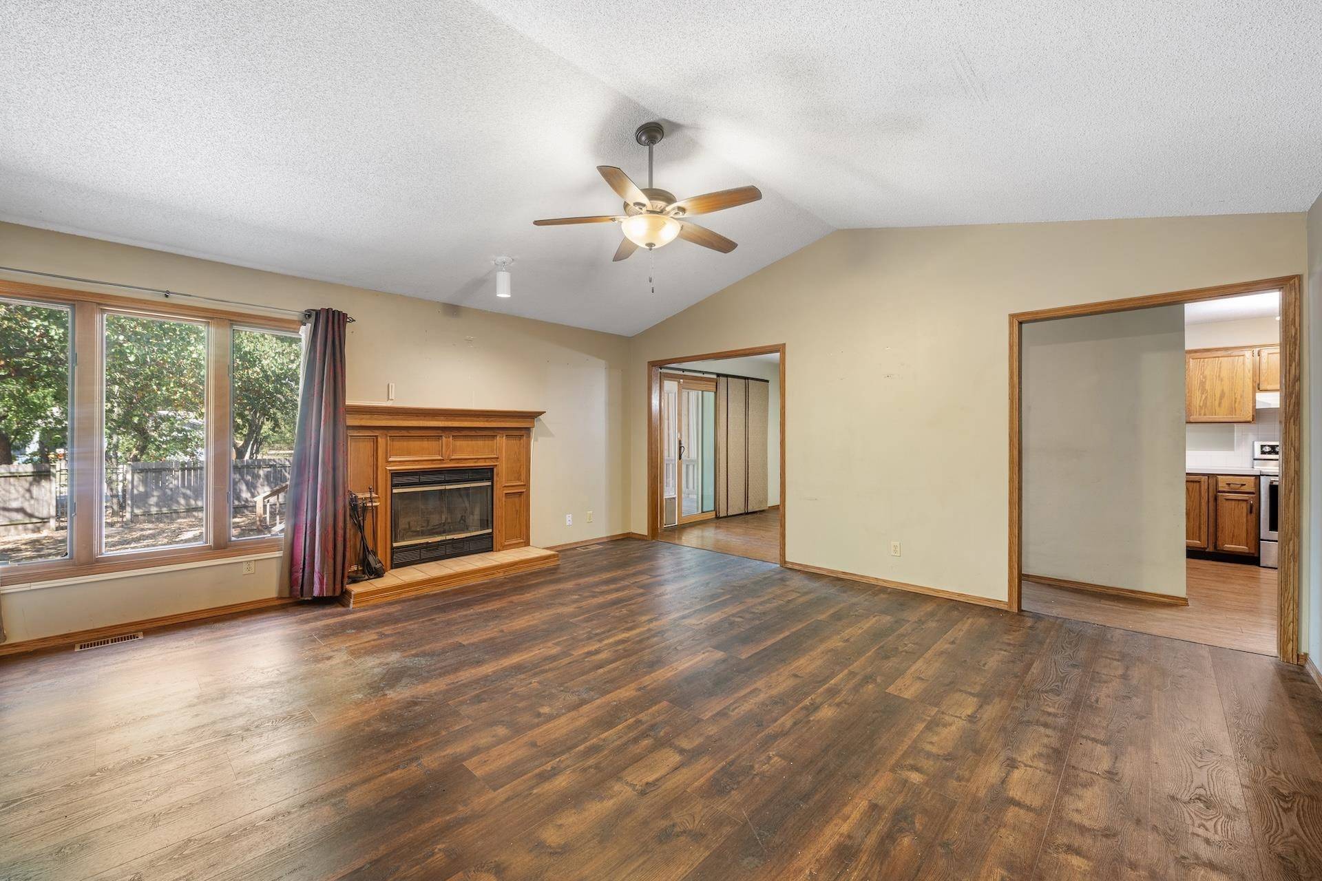 819 N Pine Grove St, Wichita, KS 67212-6641