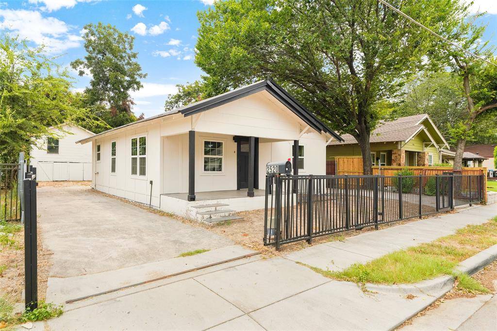 2520 Dell Street, Fort Worth, TX 76111