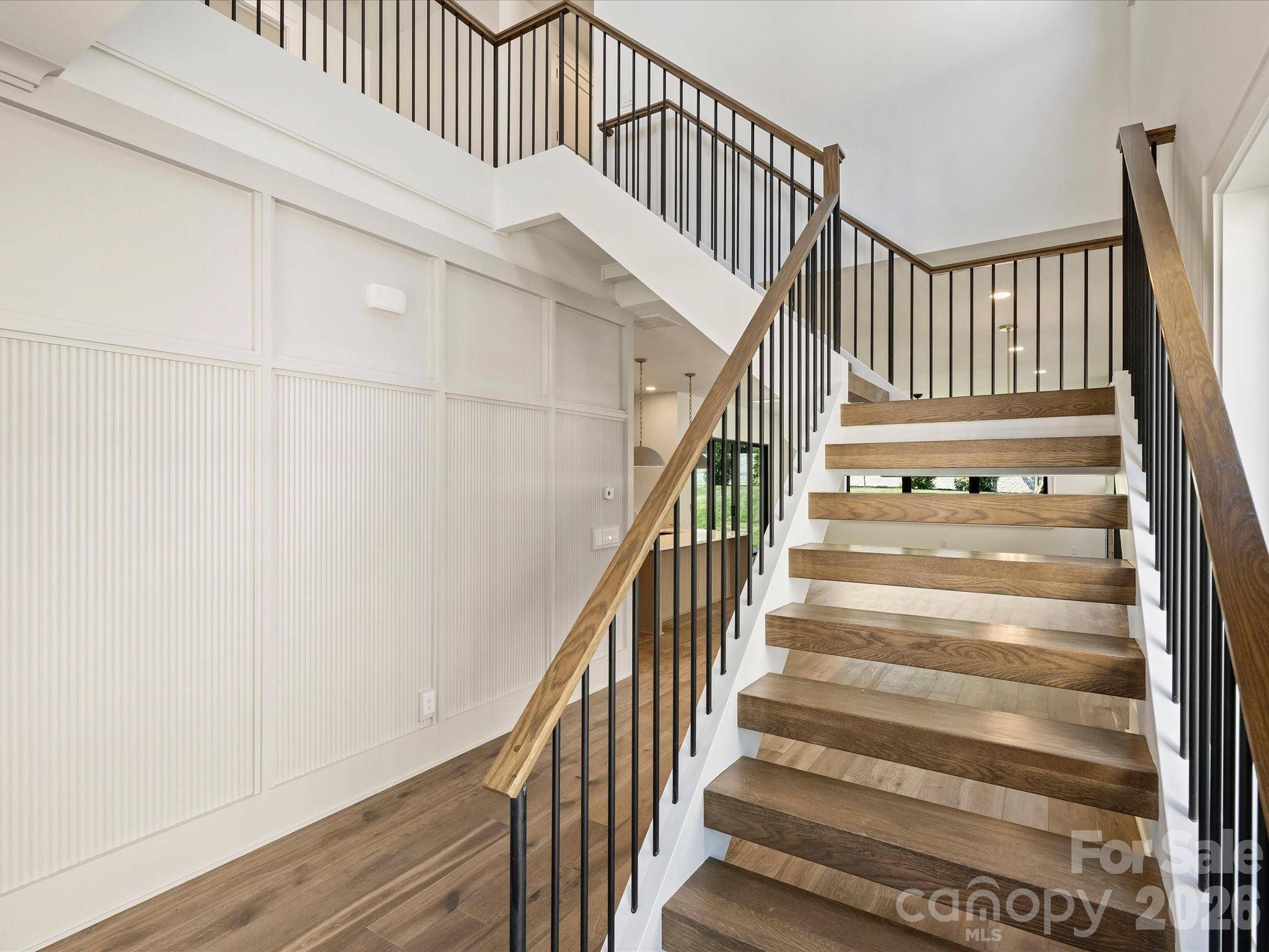 927 Laurel Creek LN, Charlotte, NC 28211