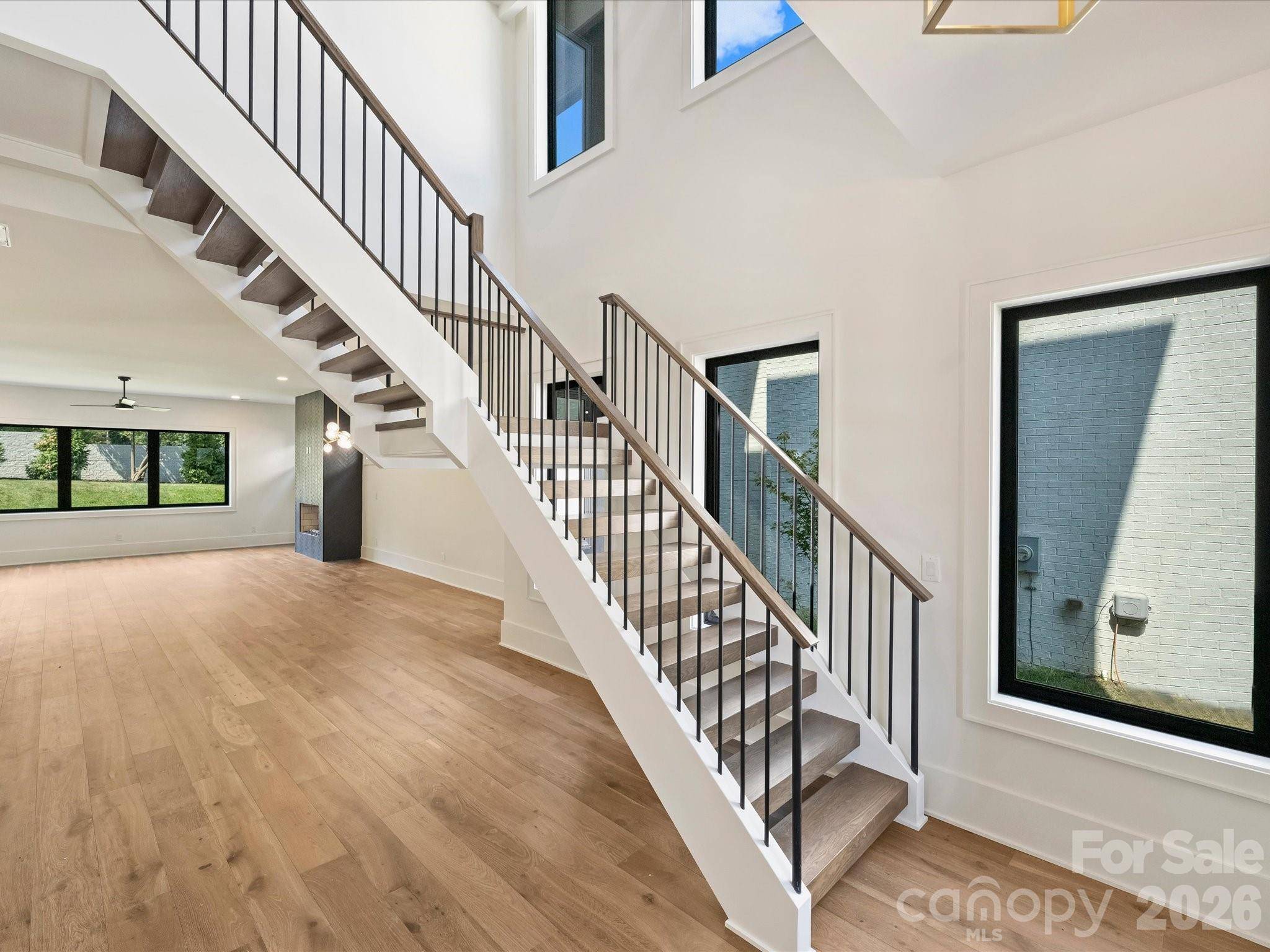927 Laurel Creek LN, Charlotte, NC 28211