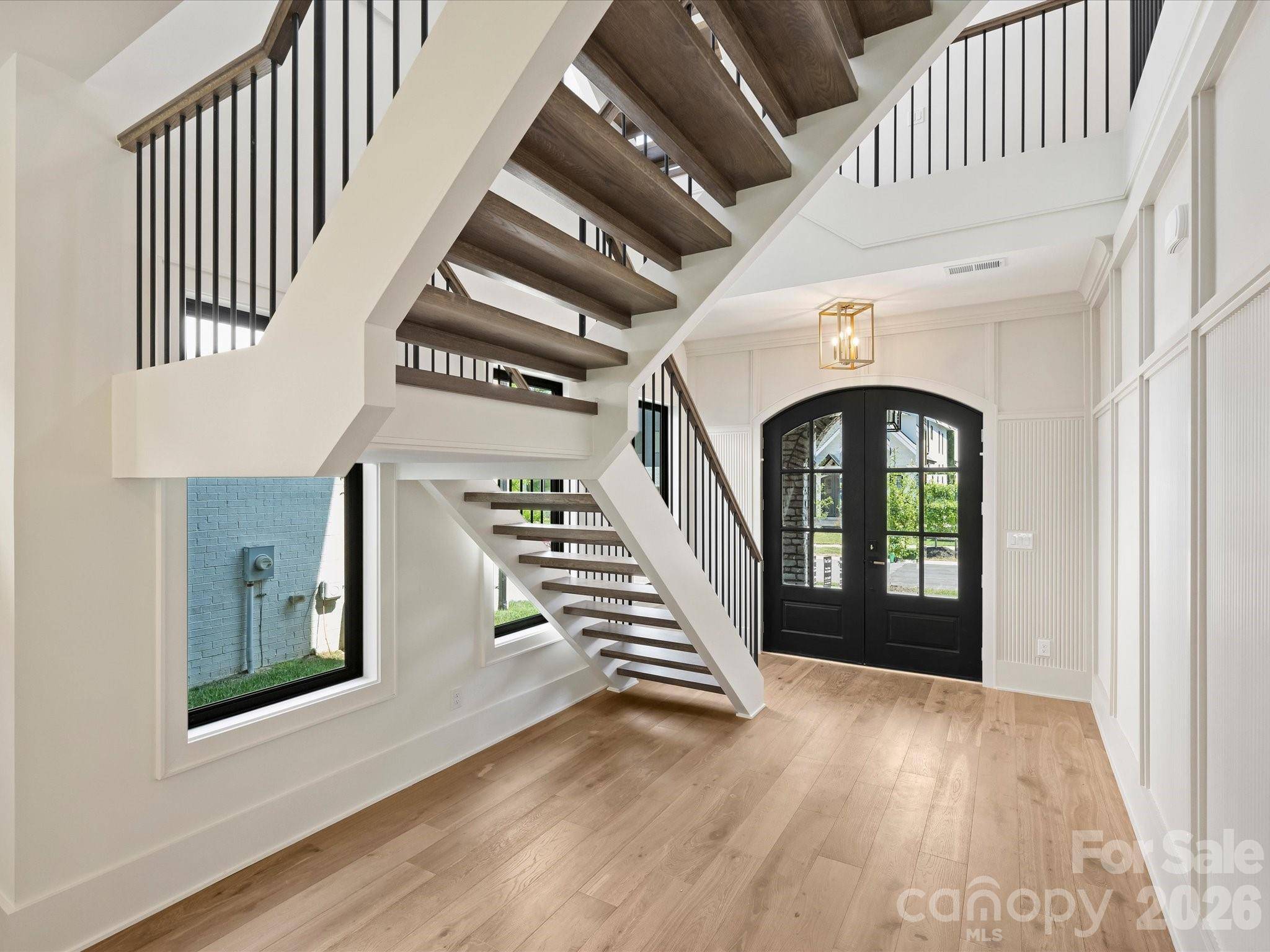 927 Laurel Creek LN, Charlotte, NC 28211