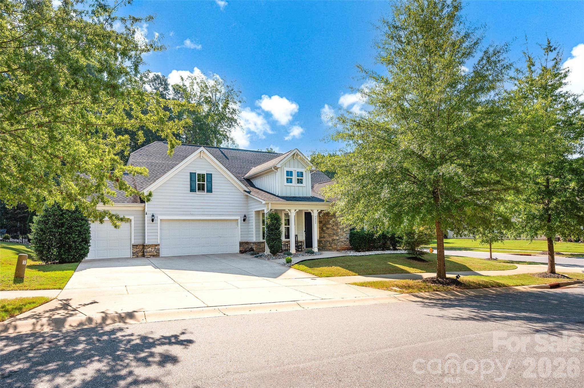 8829 Bur LN, Huntersville, NC 28078
