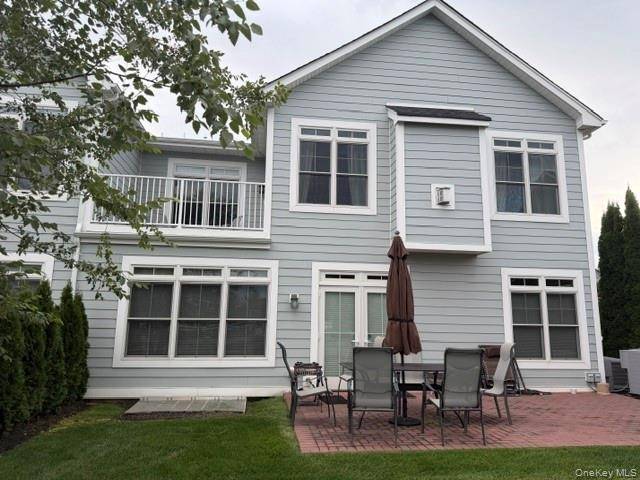38204 Winterberry DR, Plainview, NY 11803