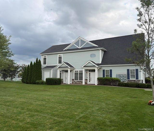 38204 Winterberry DR, Plainview, NY 11803