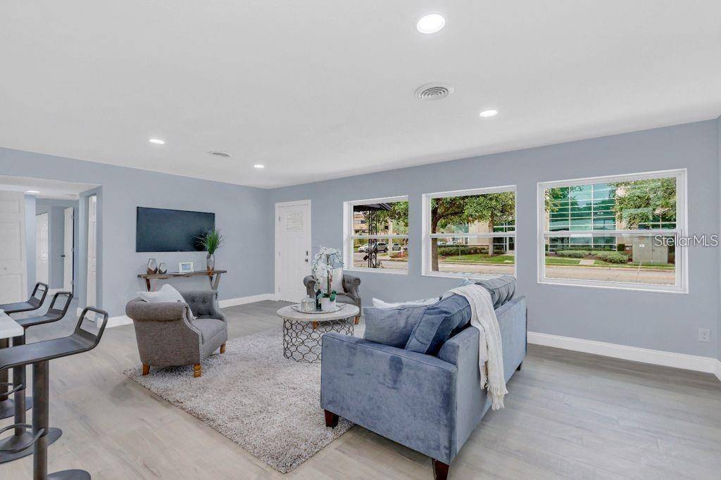 101 S LAKEMONT AVE, Winter Park, FL 32792