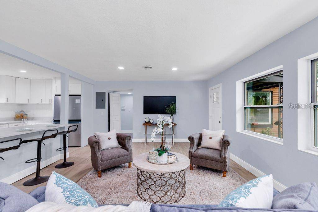 101 S LAKEMONT AVE, Winter Park, FL 32792