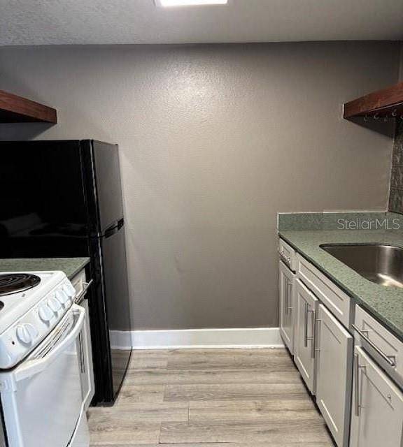 4127 DOLPHIN DR #4127, Tampa, FL 33617