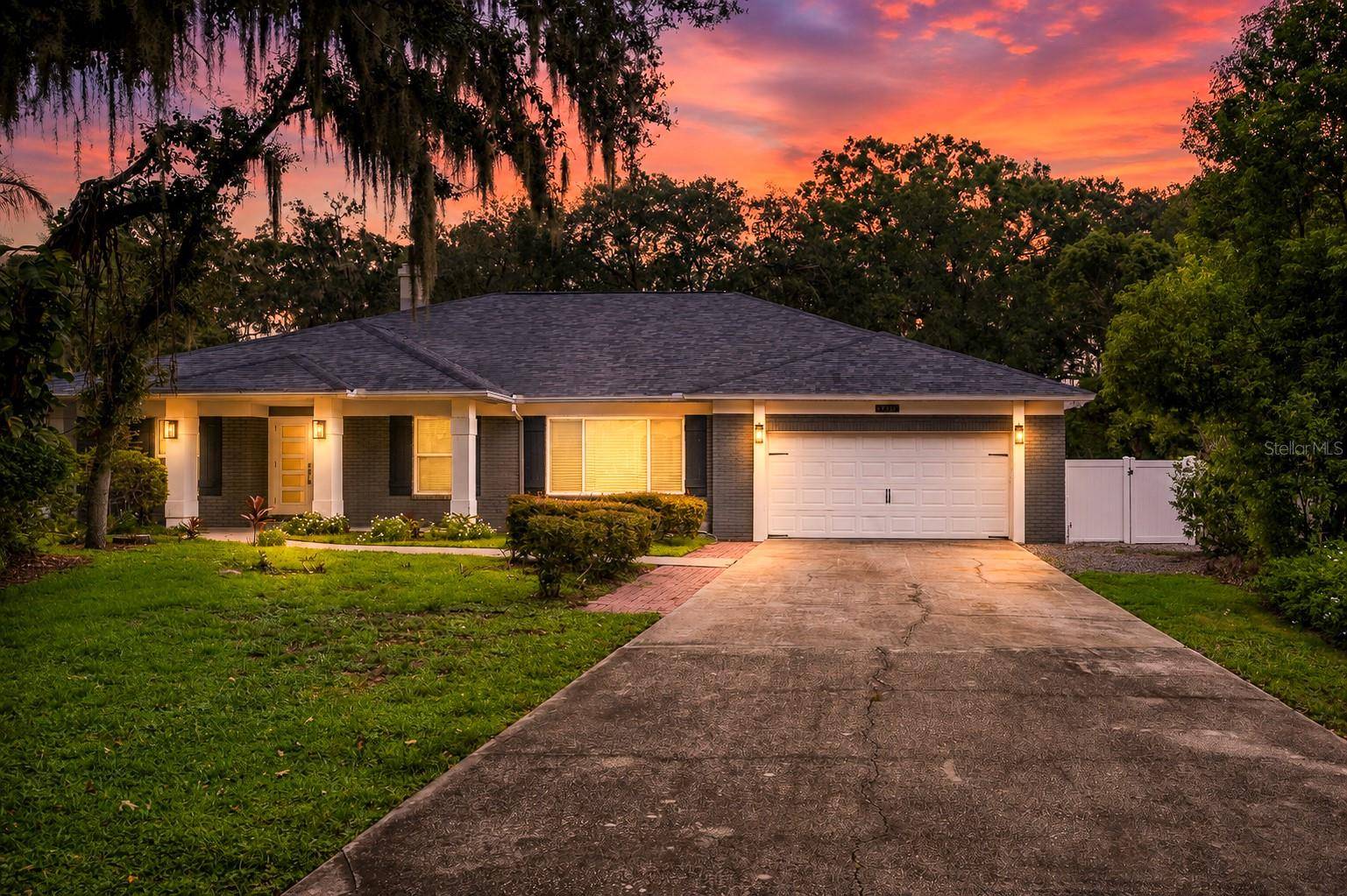 4712 DOVER CLIFF CT, Dover, FL 33527