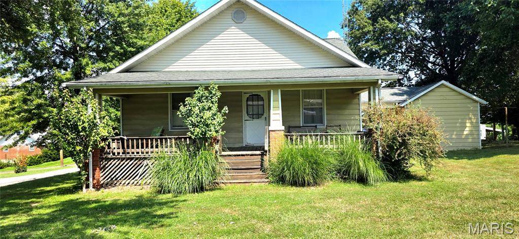 900 W Holmes ST, Chester, IL 62233