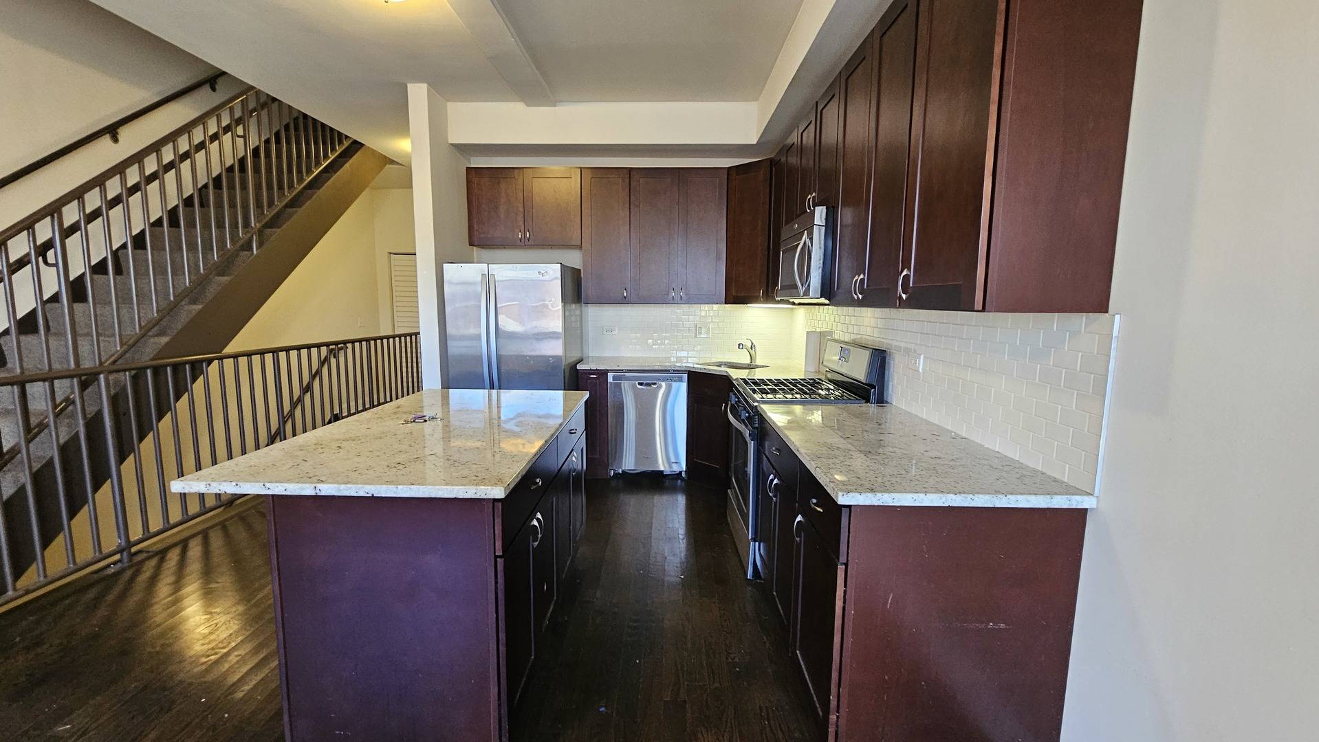 939 W Armitage AVE #B, Chicago, IL 60614