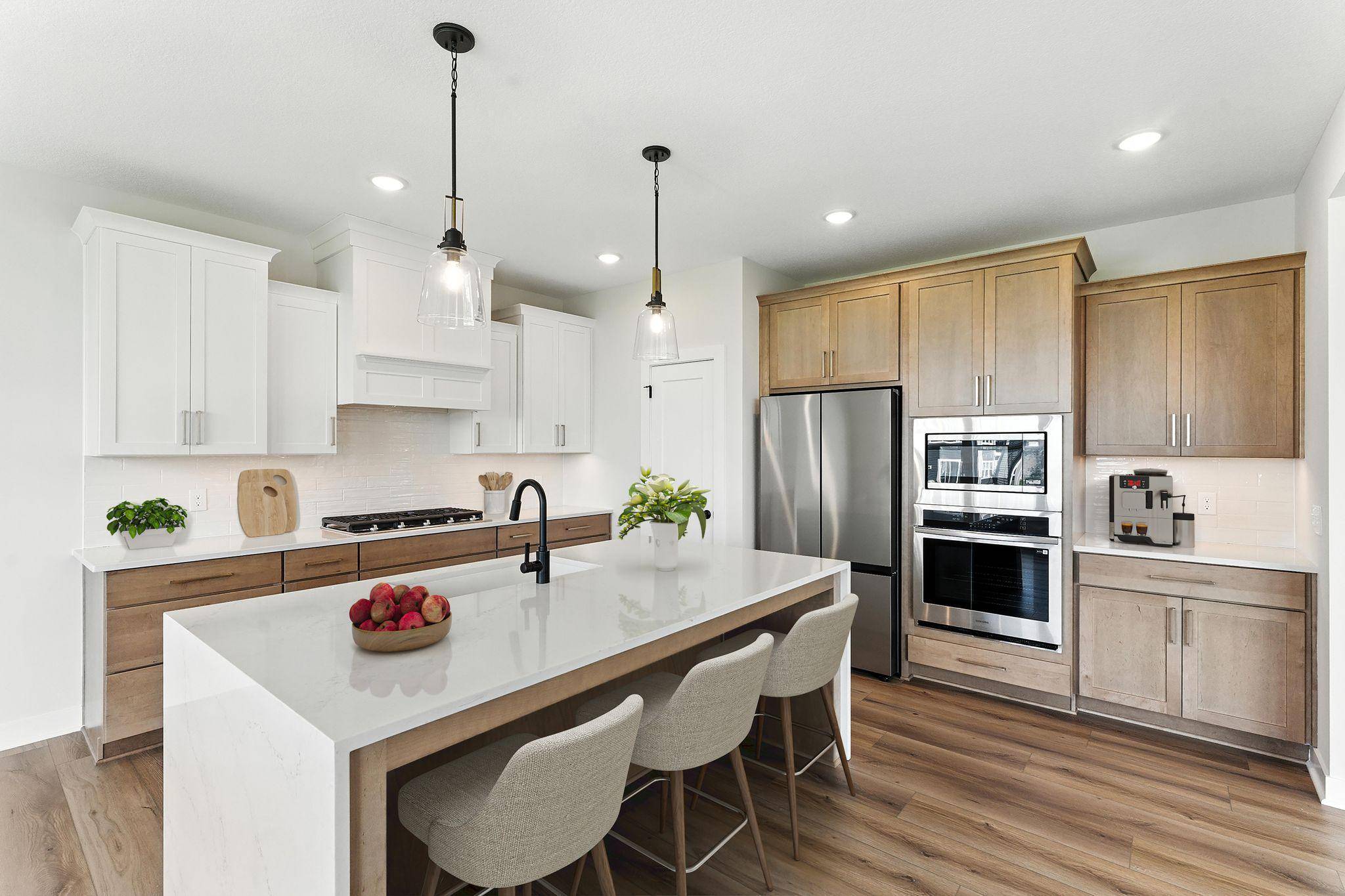 10155 Arrowwood TRL, Woodbury, MN 55129