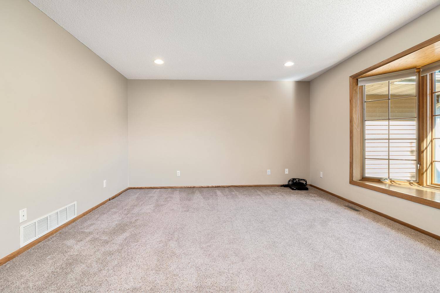 7371 Old Mill RD, Centerville, MN 55038
