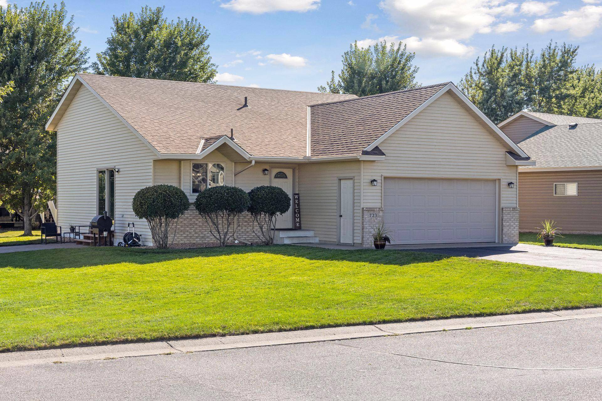 723 Ochotto Lake DR, Avon, MN 56310