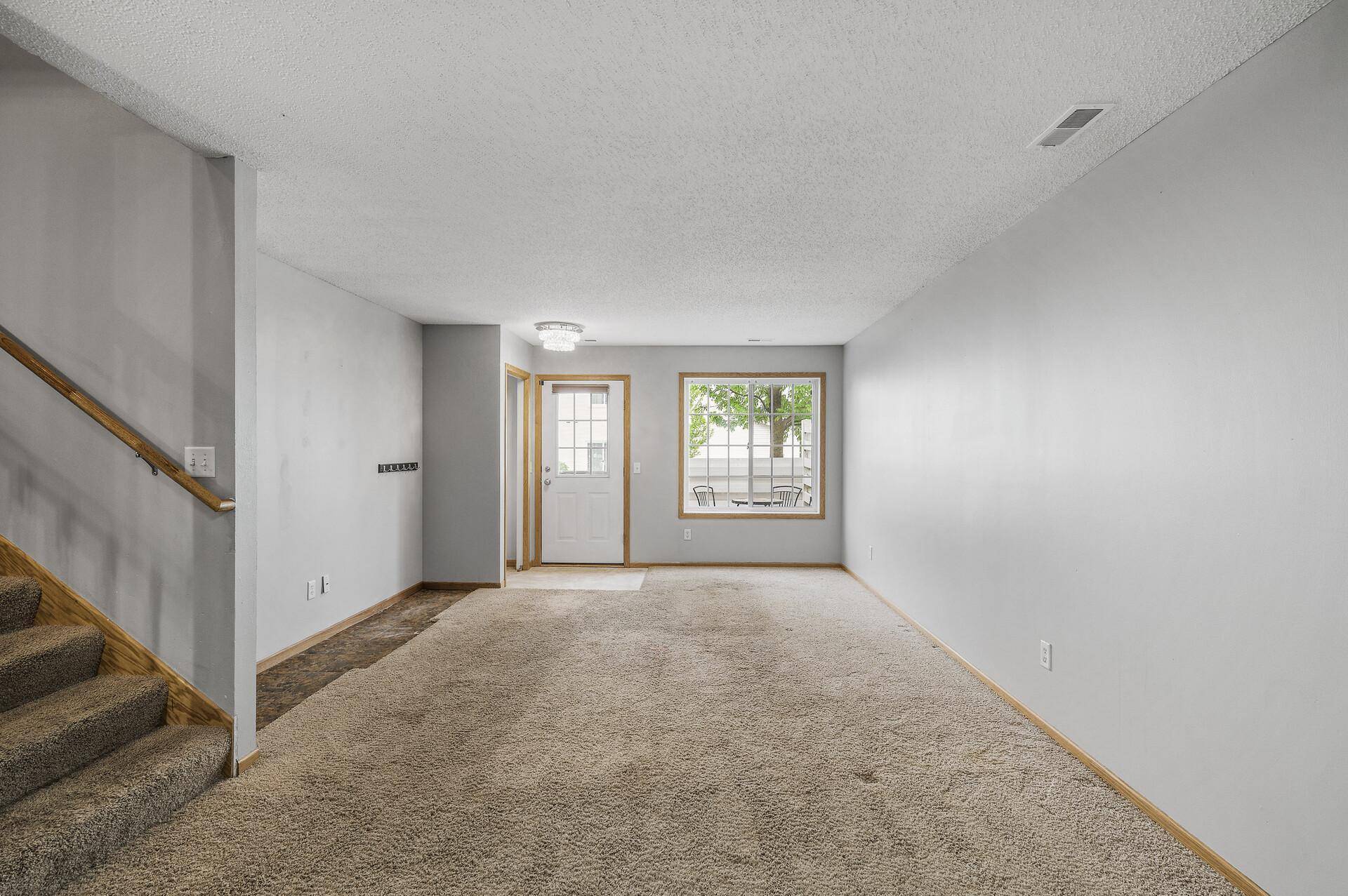 7327 Kalland CIR NE #28, Albertville, MN 55301