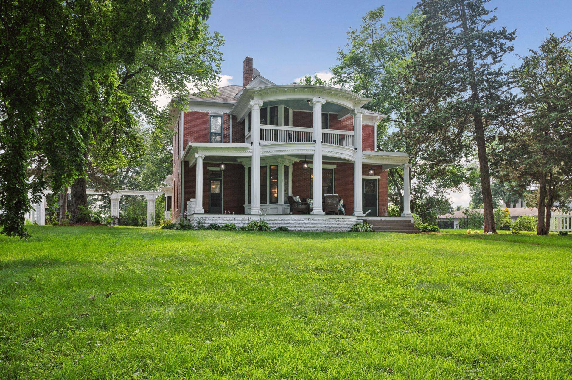 210 Dean AVE E, Champlin, MN 55316