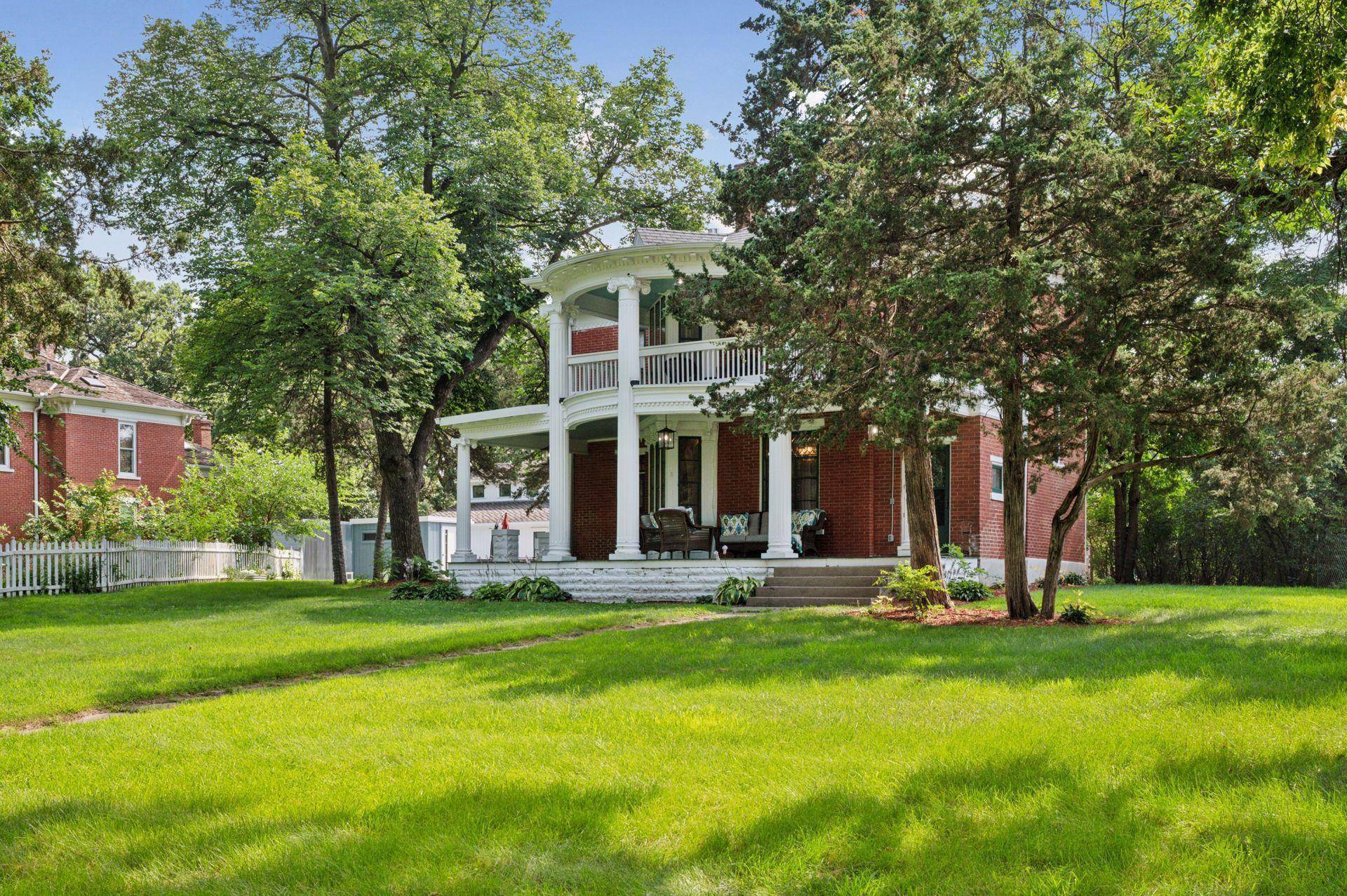 210 Dean AVE E, Champlin, MN 55316