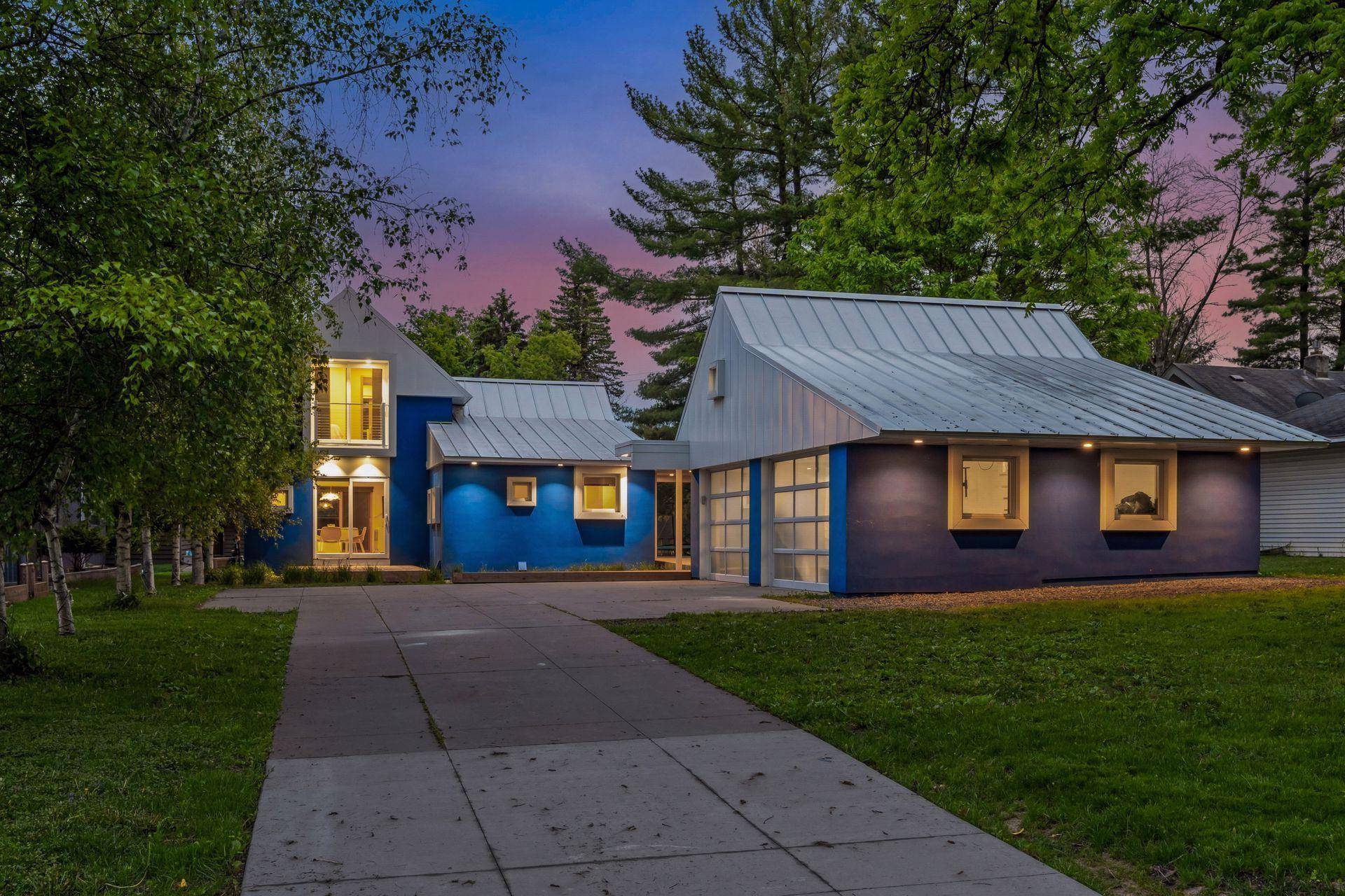 303 W 77th ST, Chanhassen, MN 55317
