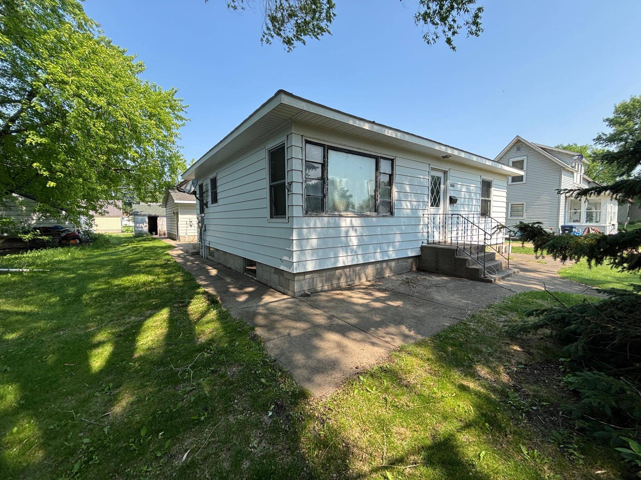 609 11th ST N, Benson, MN 56215