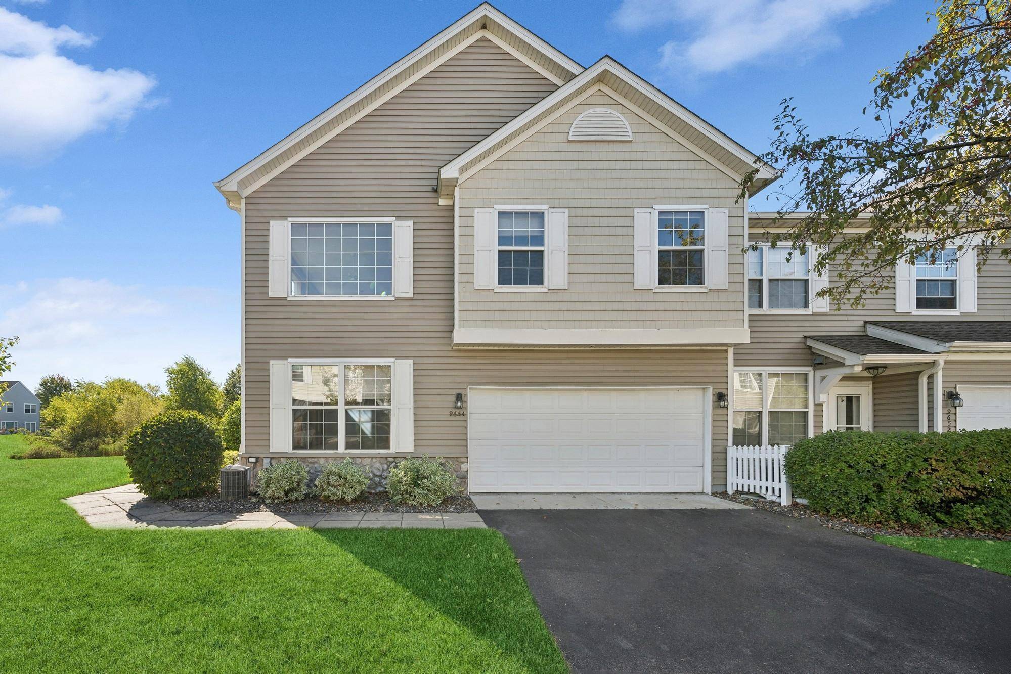 9654 Alvarado LN N, Maple Grove, MN 55311
