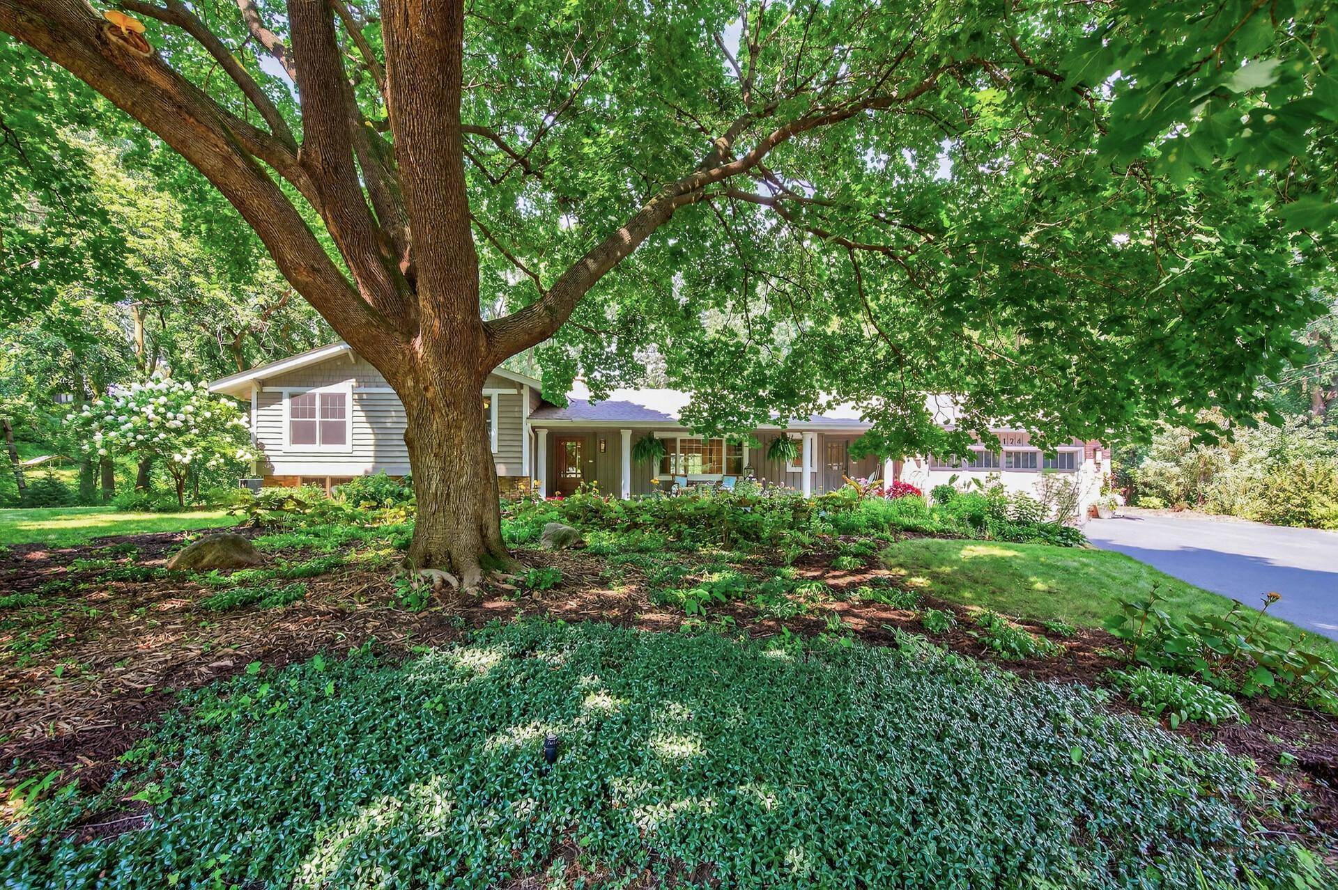 15124 Lynn TER, Minnetonka, MN 55345