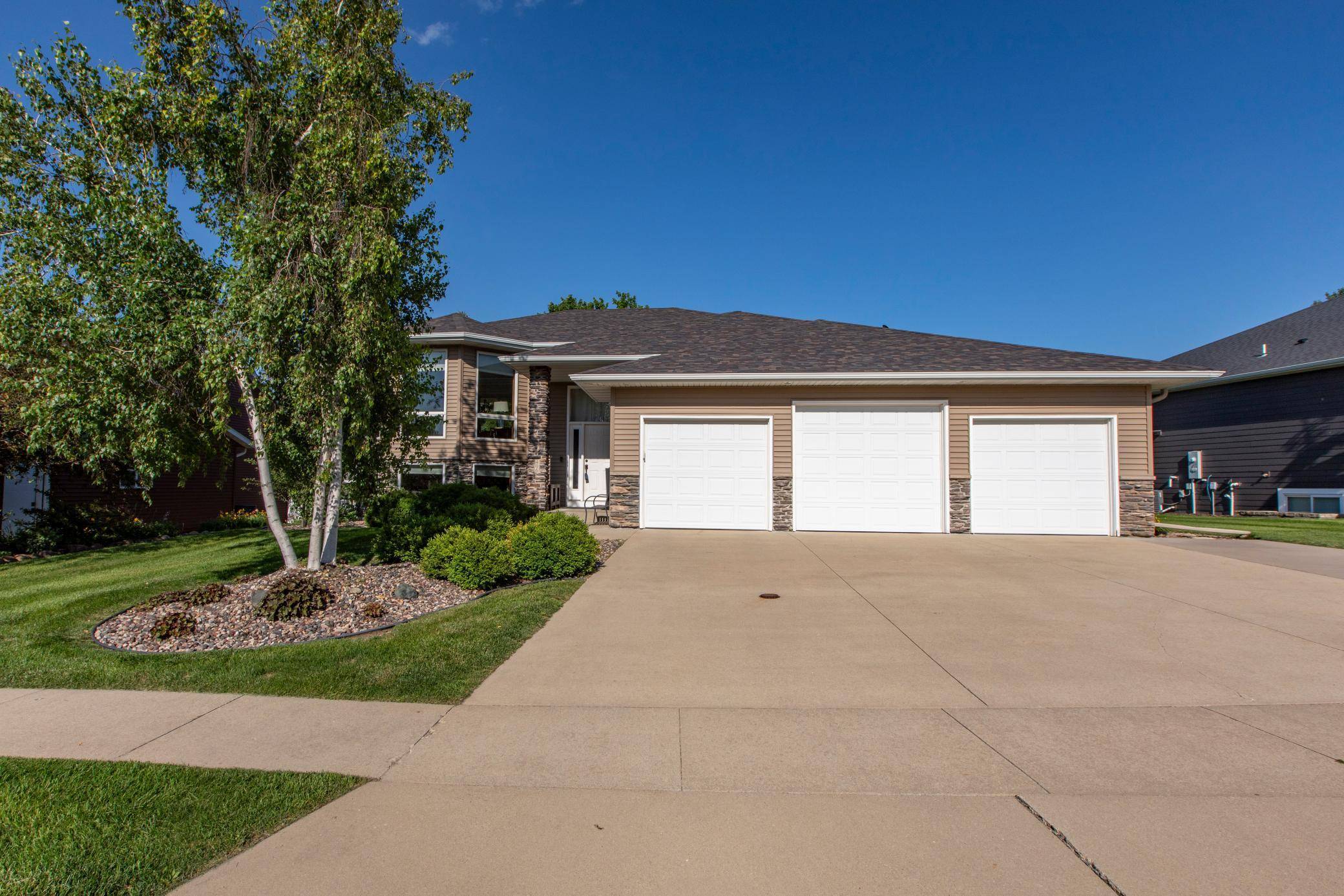 406 13th AVE NW, Kasson, MN 55944